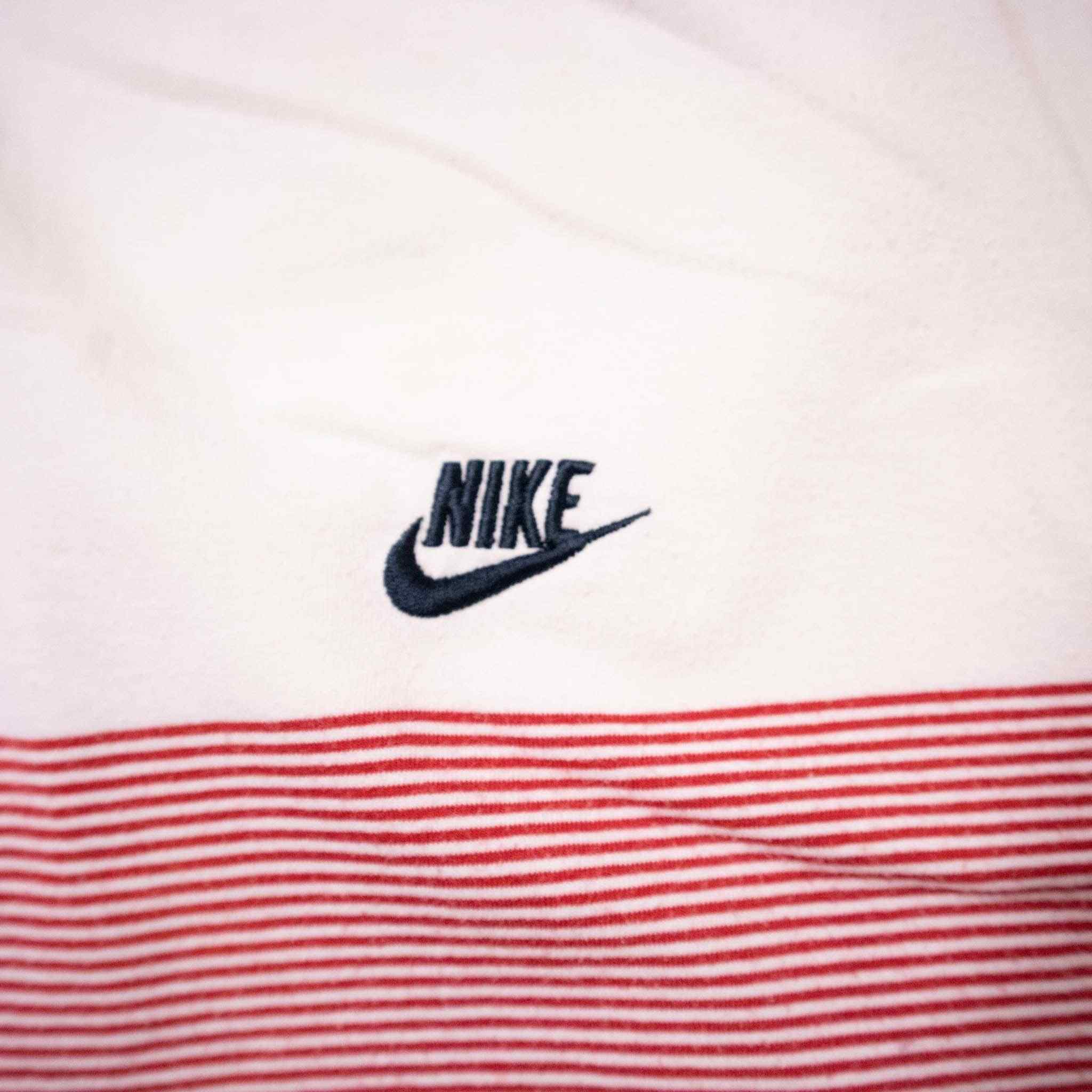 Nike T-Shirt - Size L