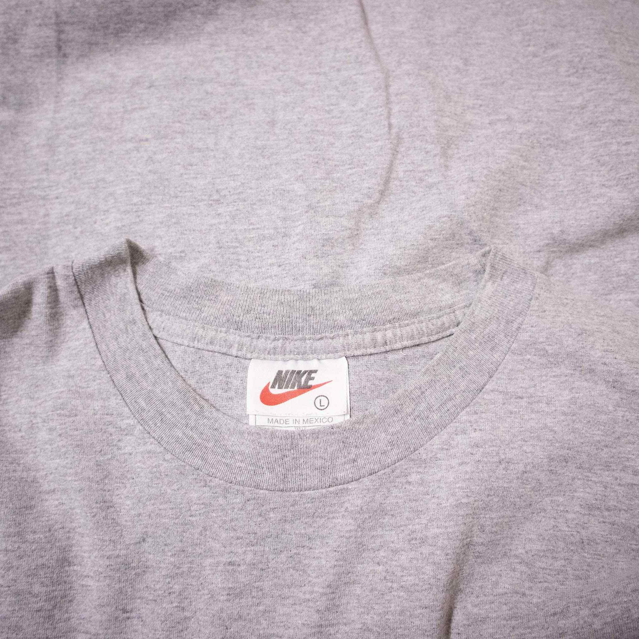 Nike Vintage T-Shirt - Size L