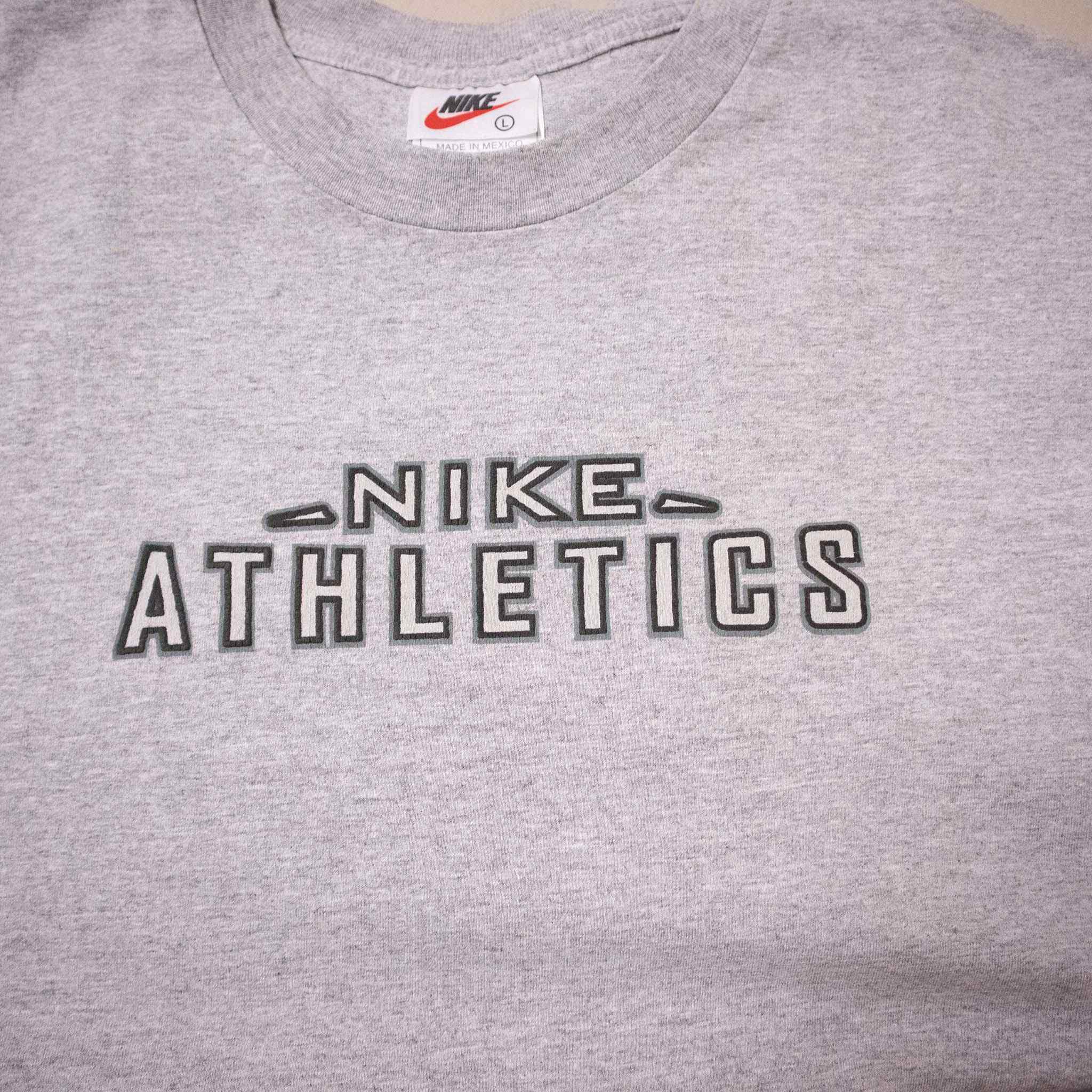 Nike Vintage T-Shirt - Size L