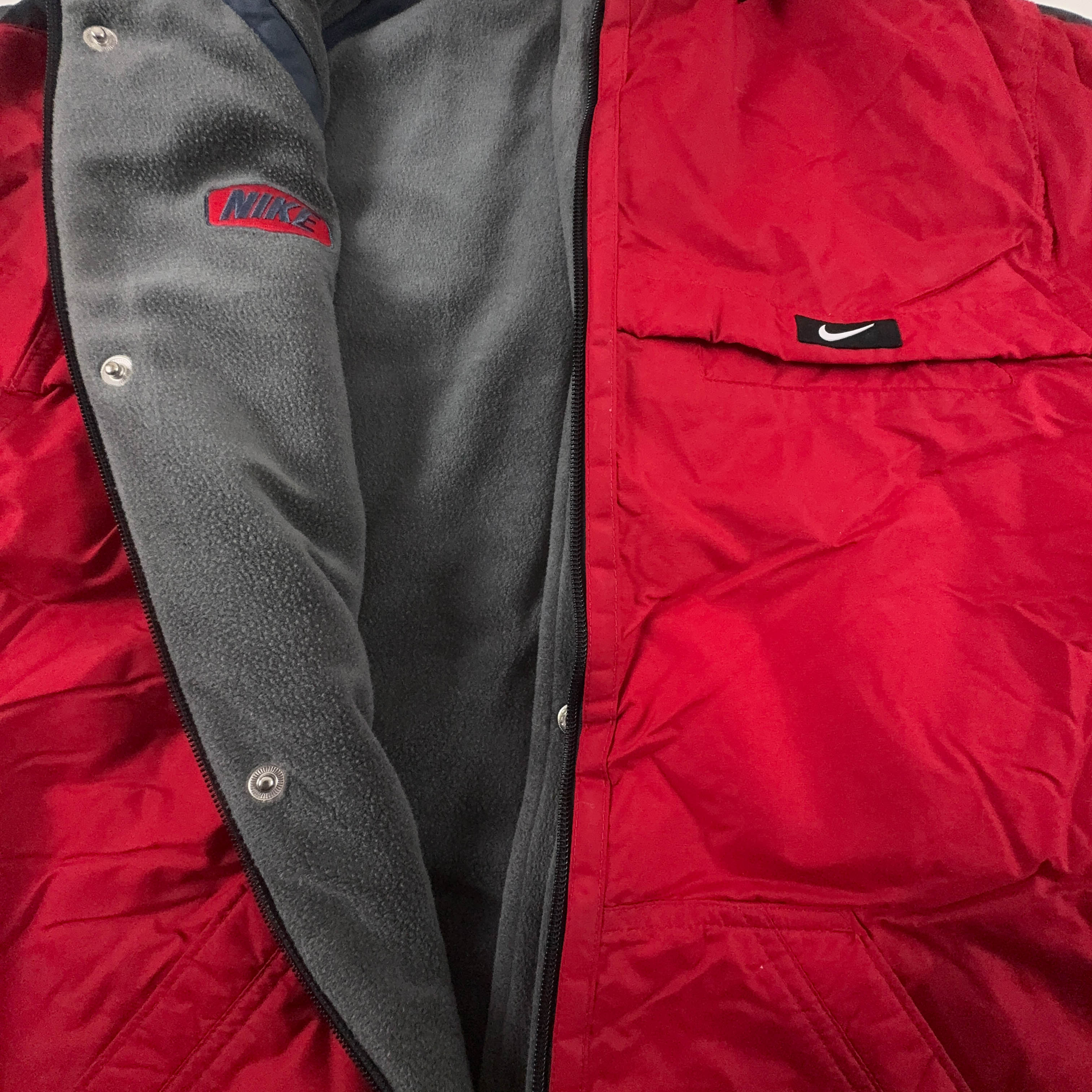 Giacca invernale Nike Vintage Double Face rossa e grigia con zip e cappuccio anni 00 - Taglia S uomo