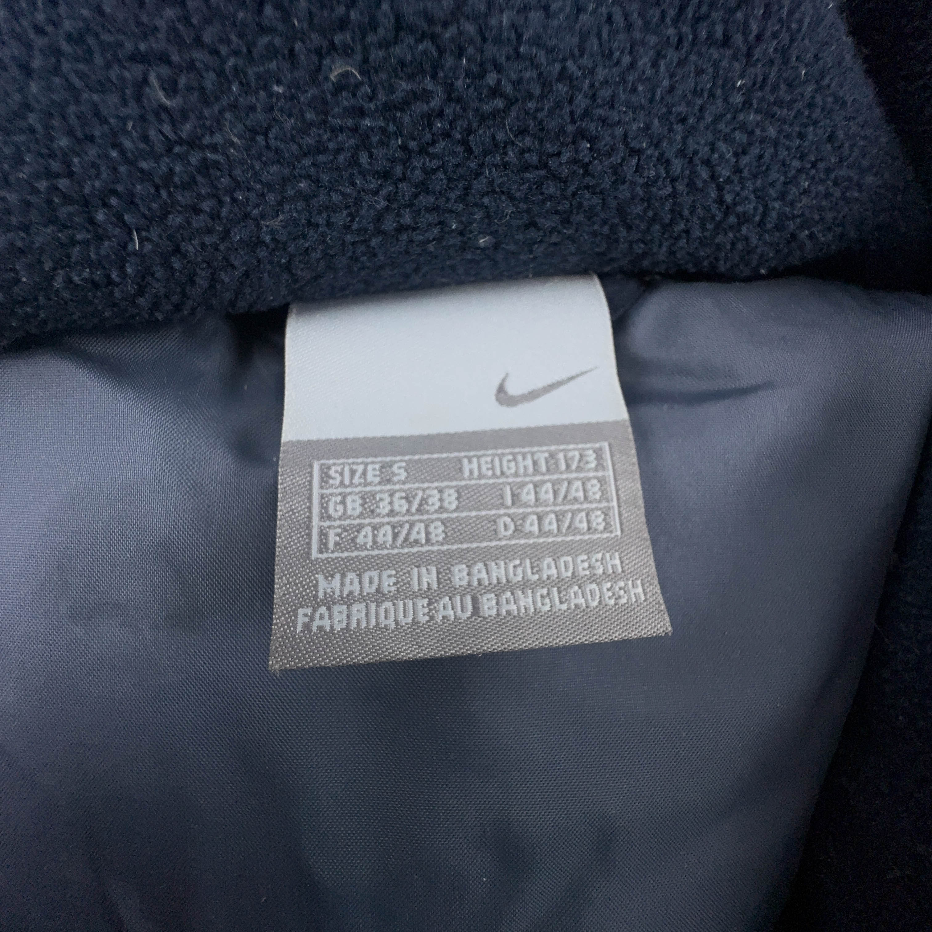 Giubbotto smanicato Nike Vintage foderato blu scuro in denim con zip e cappuccio anni 00 - Taglia S/M uomo