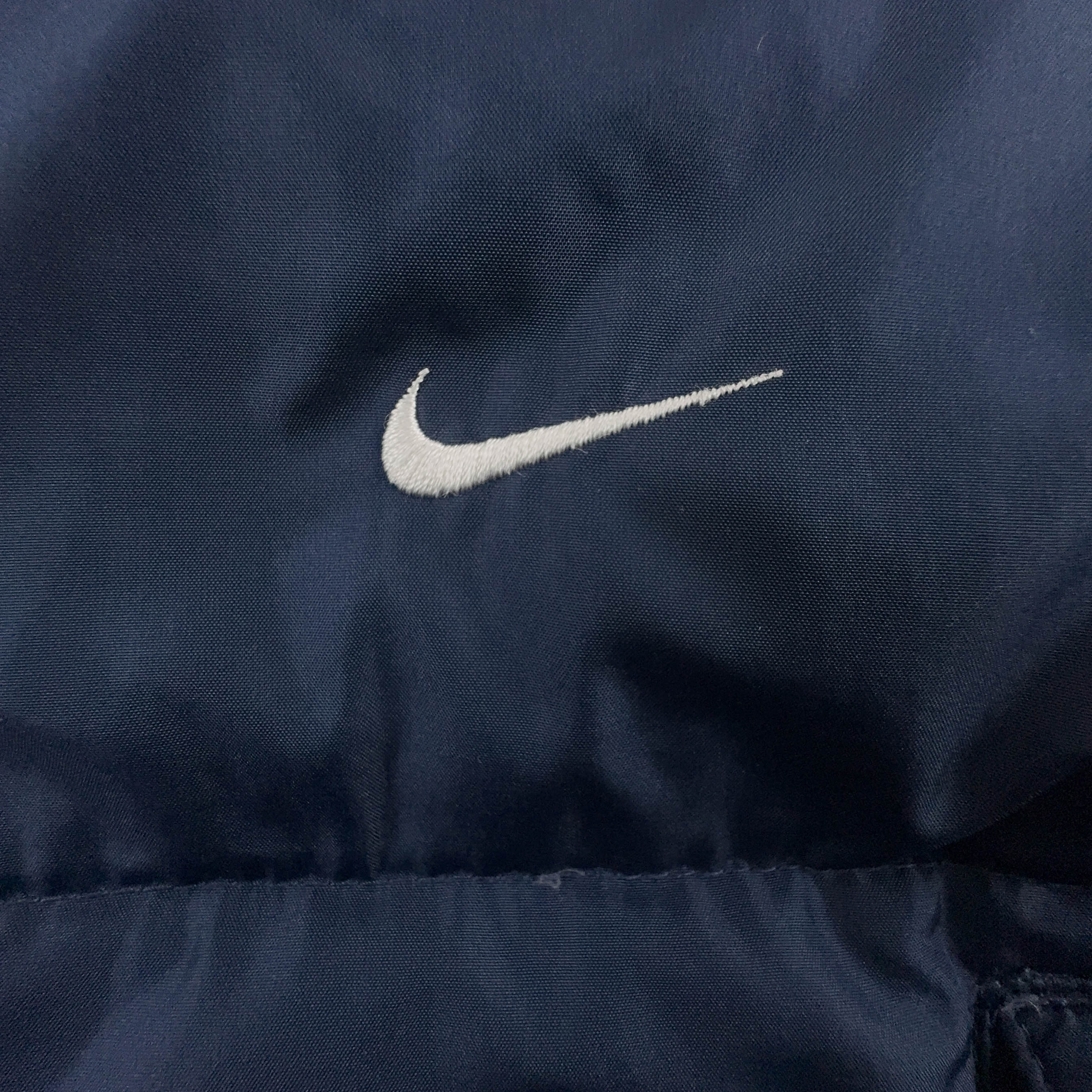 Giubbotto smanicato Nike Vintage foderato blu scuro in denim con zip e cappuccio anni 00 - Taglia S/M uomo