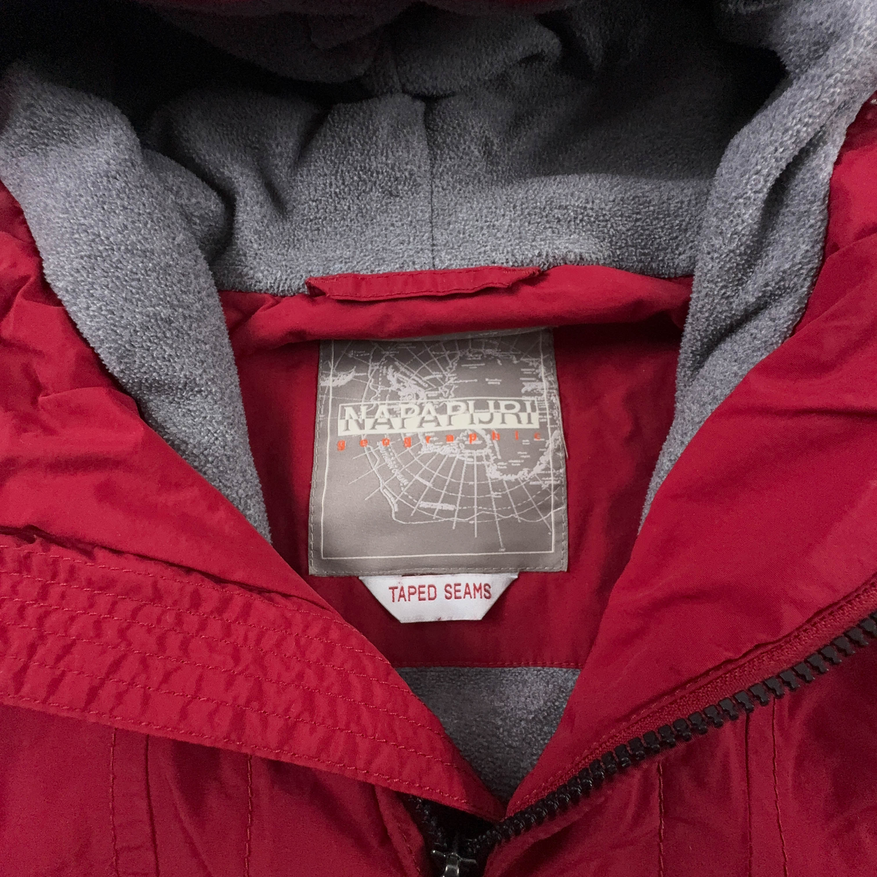 Giubbotto invernale Napapijri rosso con cappuccio e tasca frontale - Taglia XS uomo