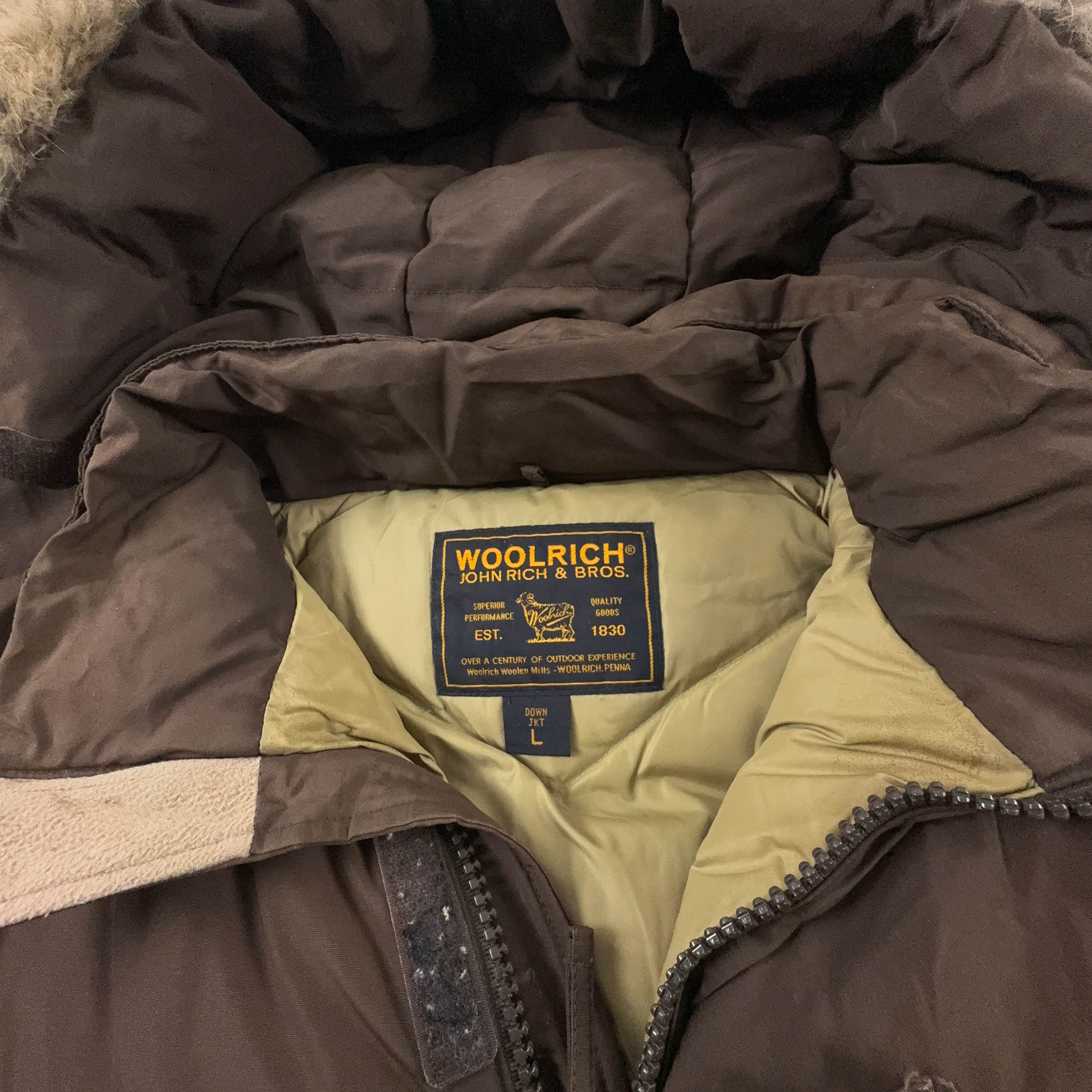 Giubbotto invernale Woolrich marrone con cappuccio e zip - Taglia L uomo
