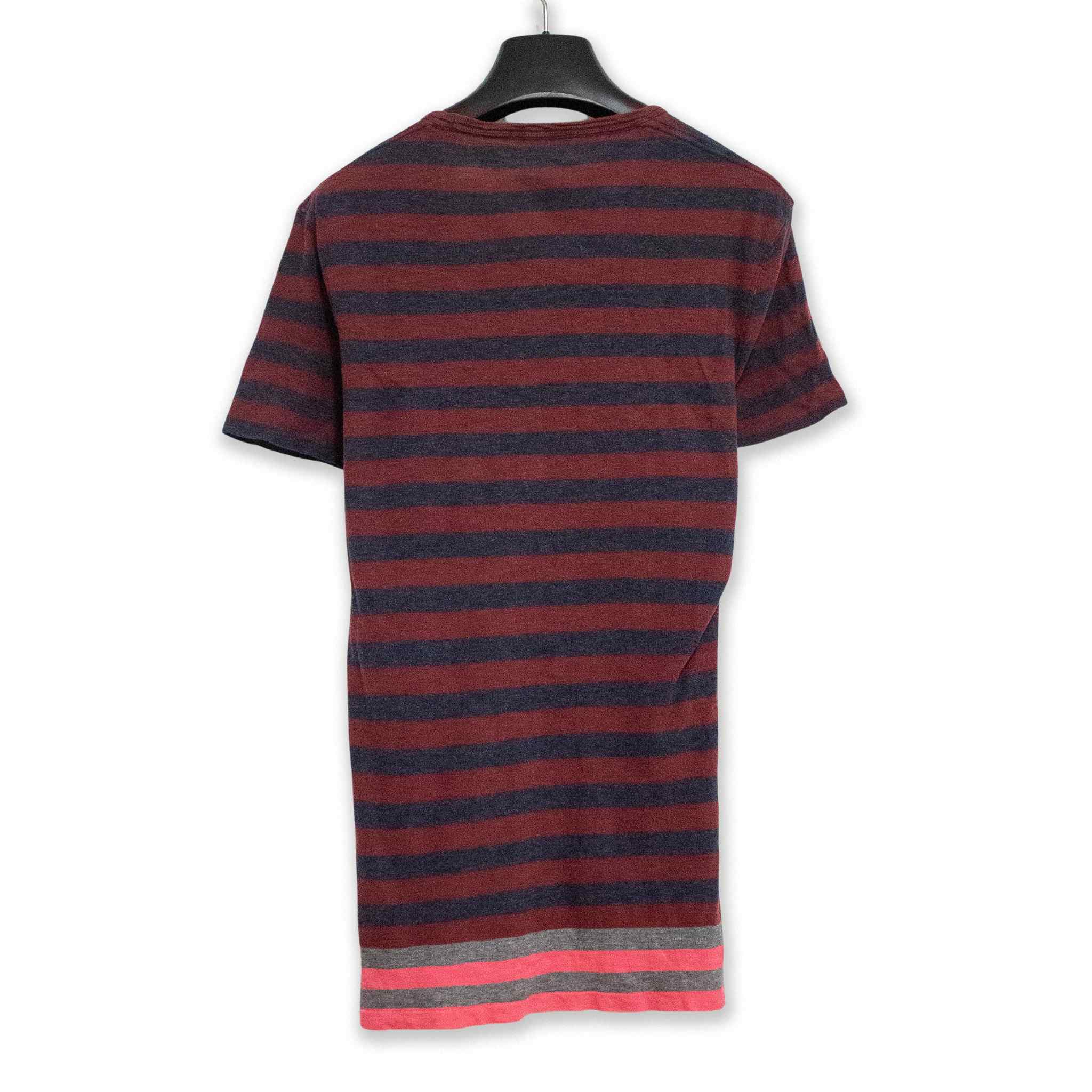 Burberry T shirt - Size XS