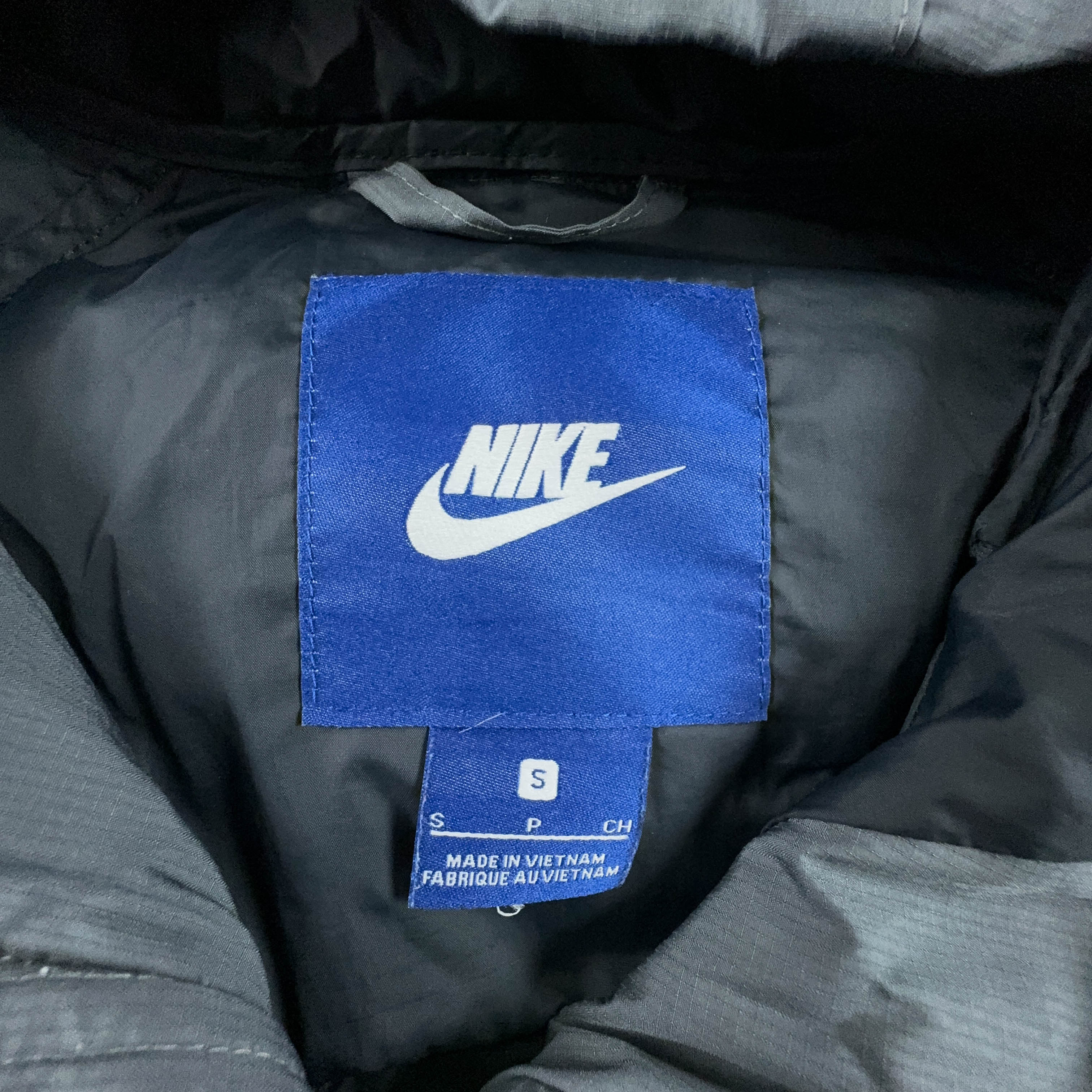 Piumino Nike leggero grigio con cappuccio - Taglia S uomo