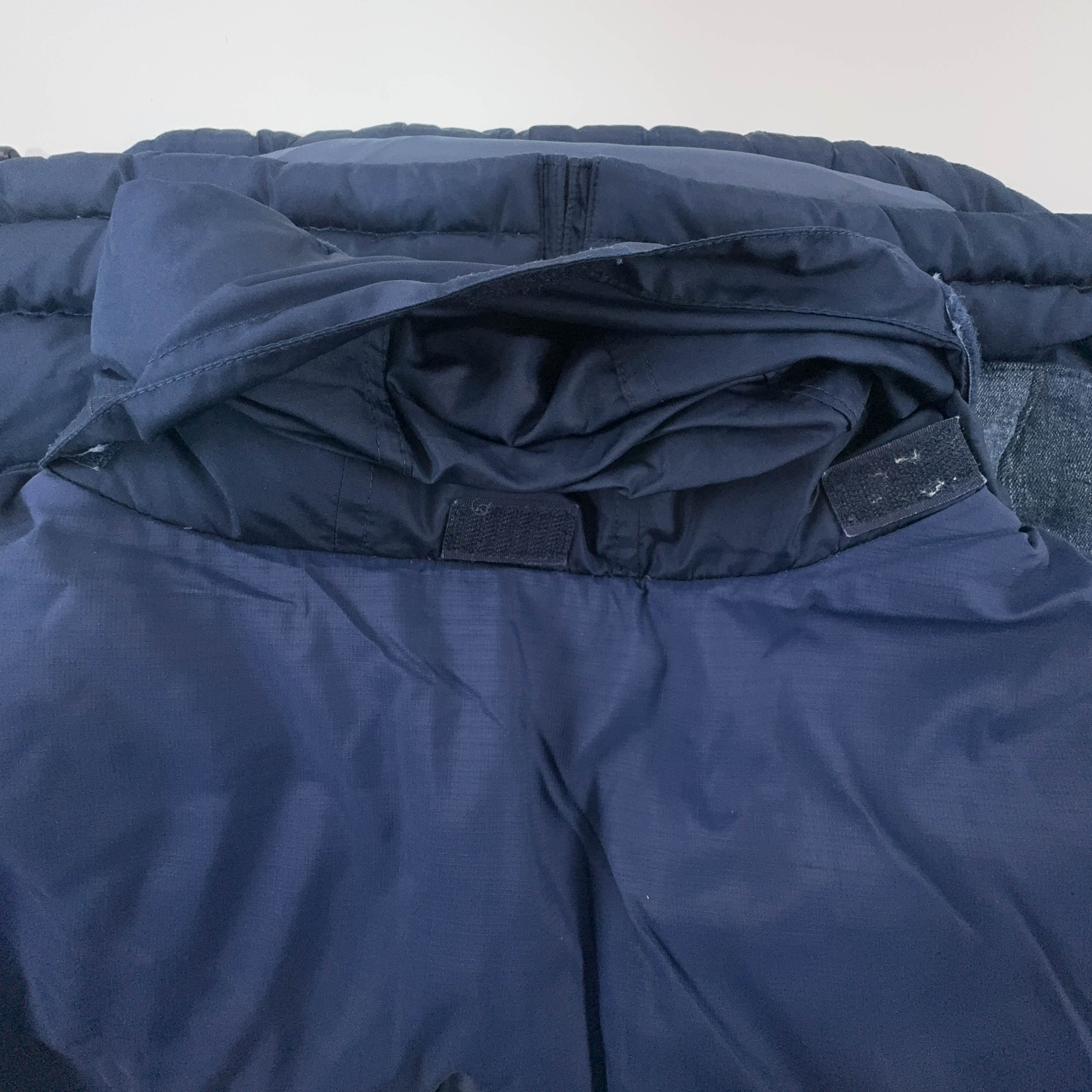 Giubbotto smanicato Nike Vintage foderato blu scuro in denim con zip e cappuccio anni 00 - Taglia S/M uomo