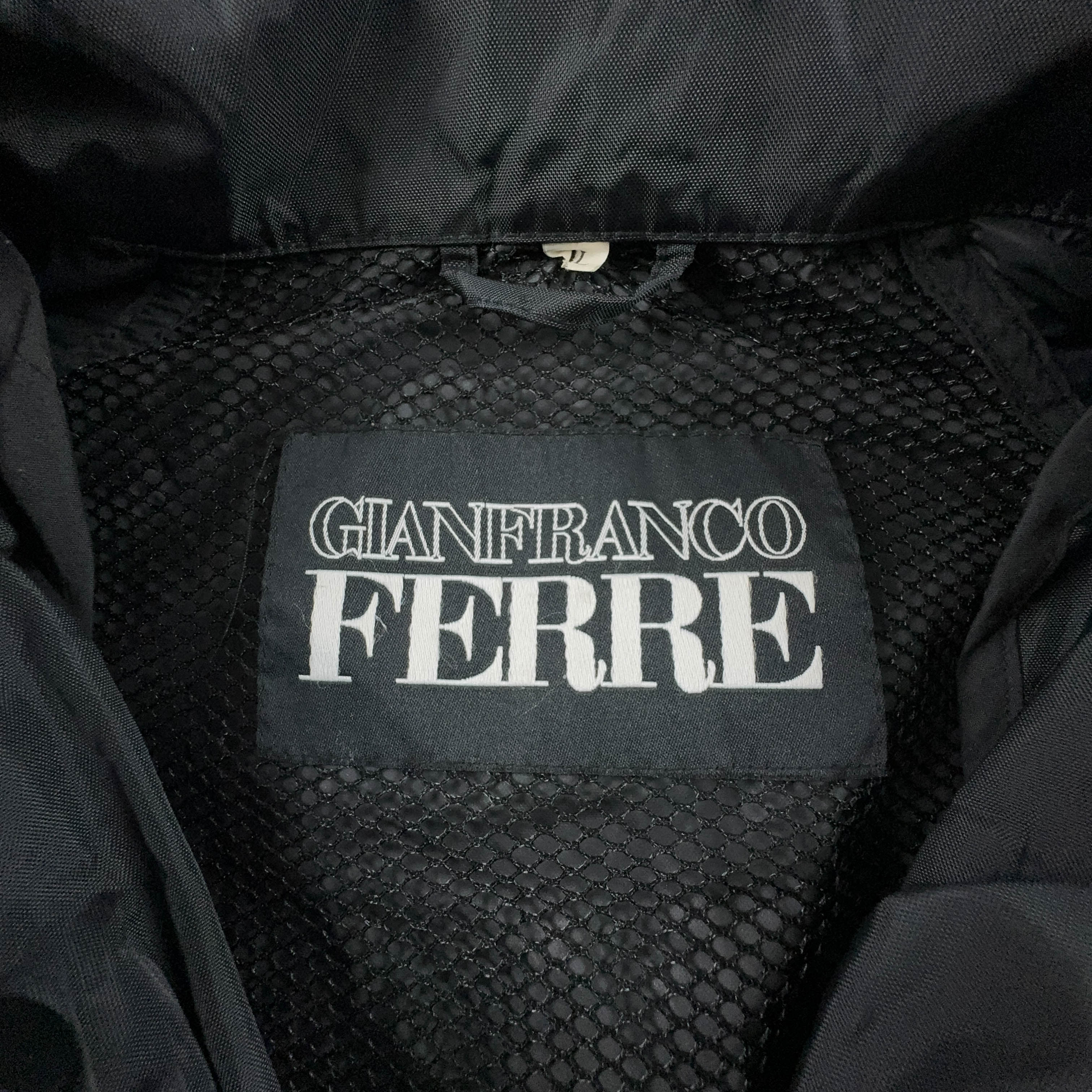 Giacca Gianfranco Ferrè Vintage nera con cappuccio impermeabile - Taglia XL/XXL uomo