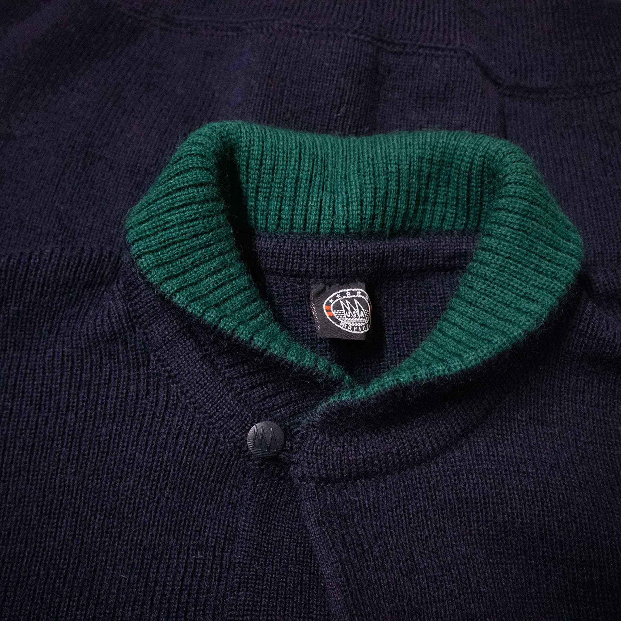 Vintage 100% wool sweater - Size M