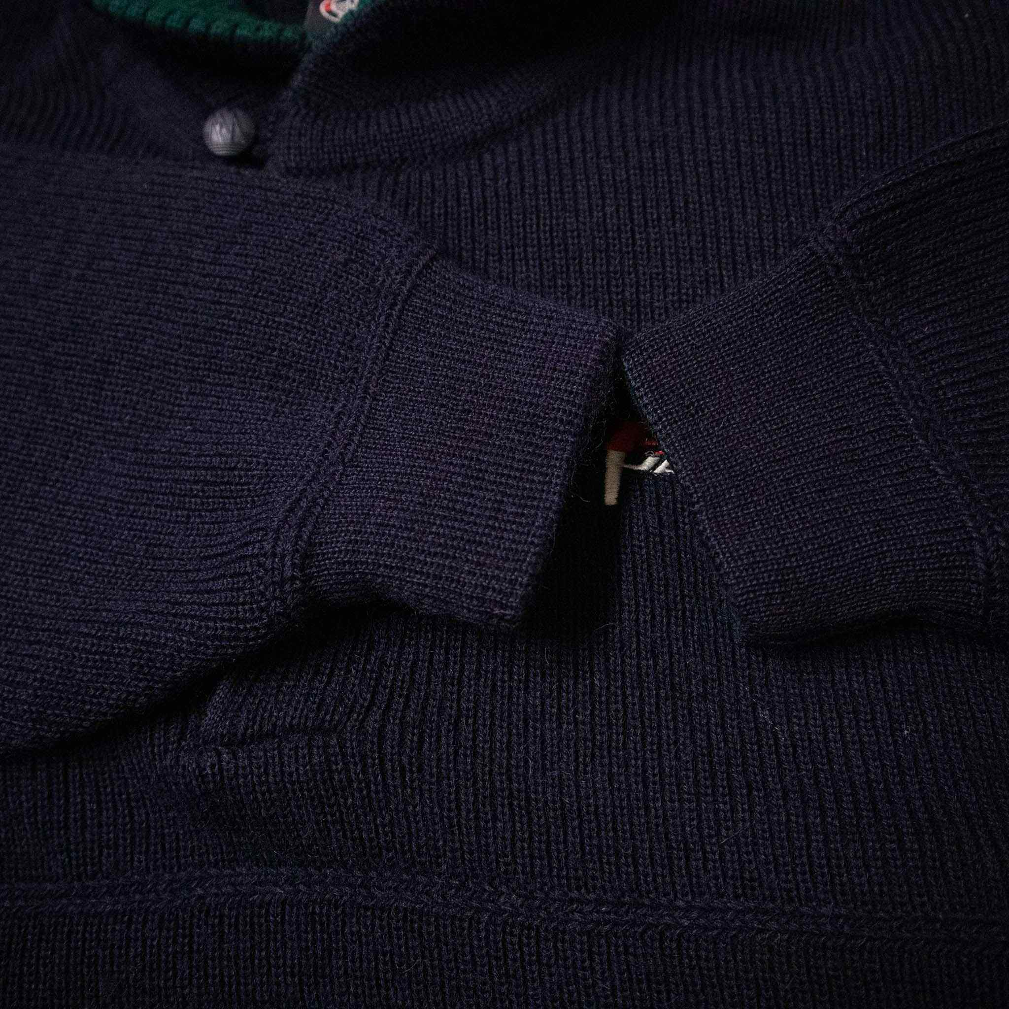 Vintage 100% wool sweater - Size M