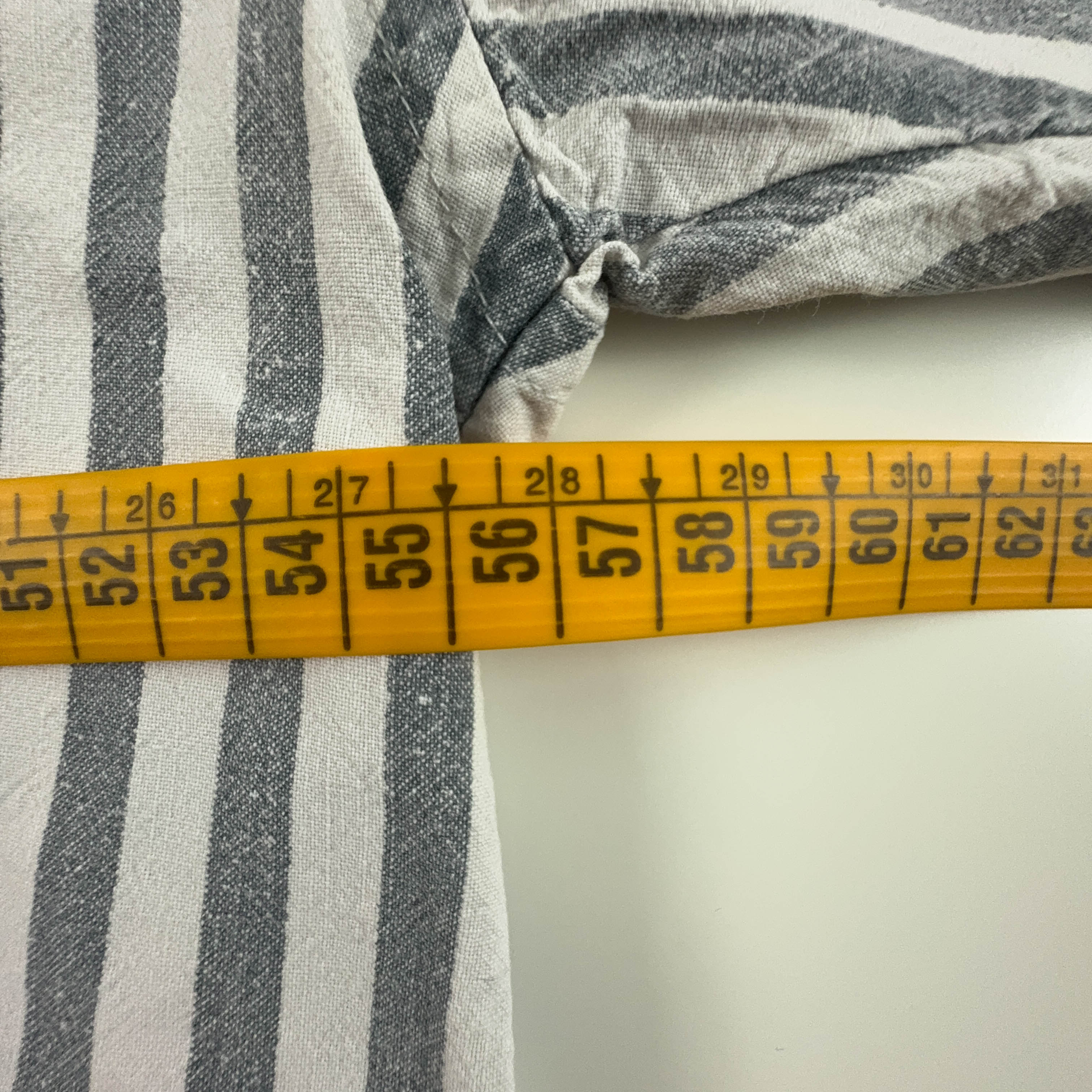 Camicia Hugo Boss Vintage a righe grigia e bianca - Taglia L uomo