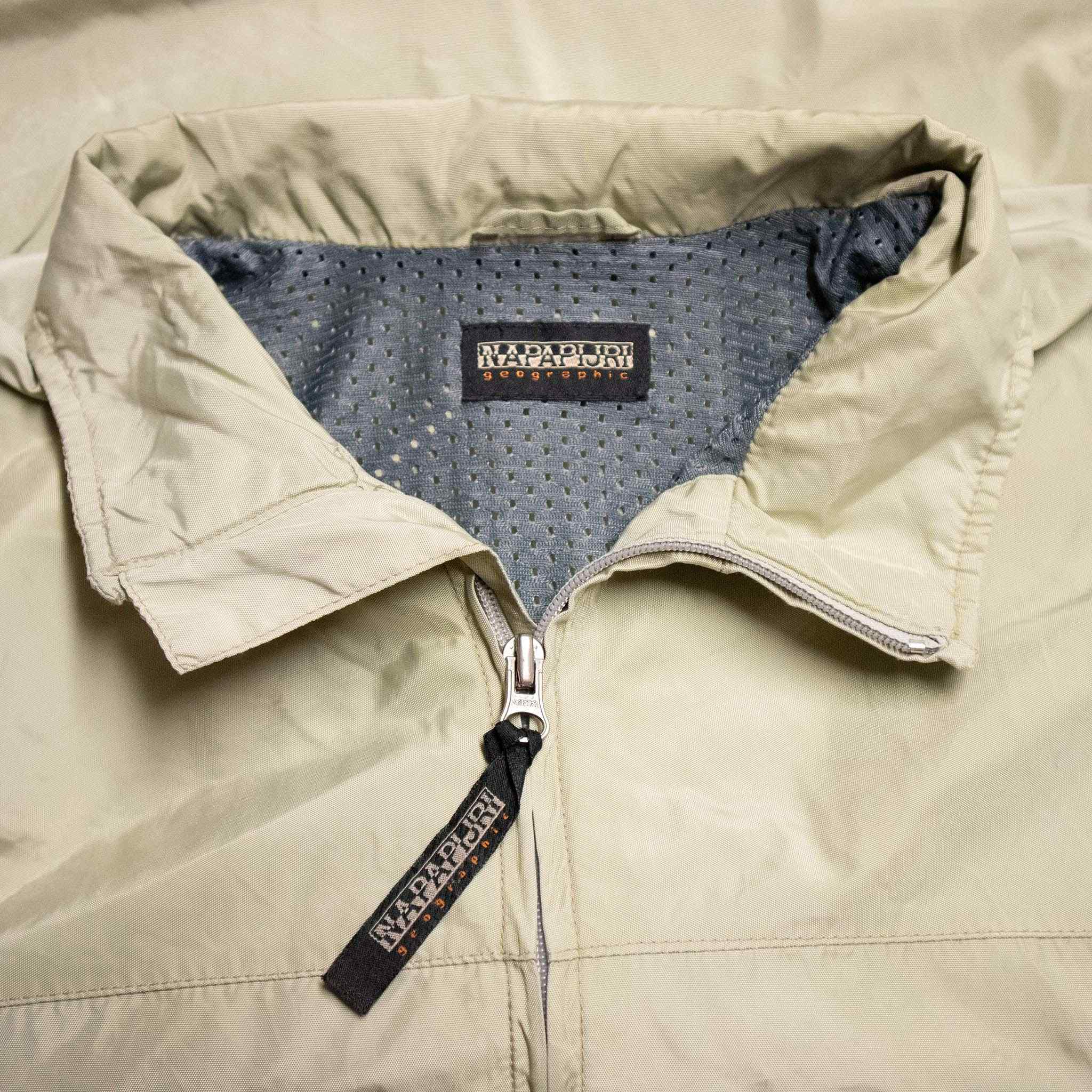 Napapijri windbreaker - Size M