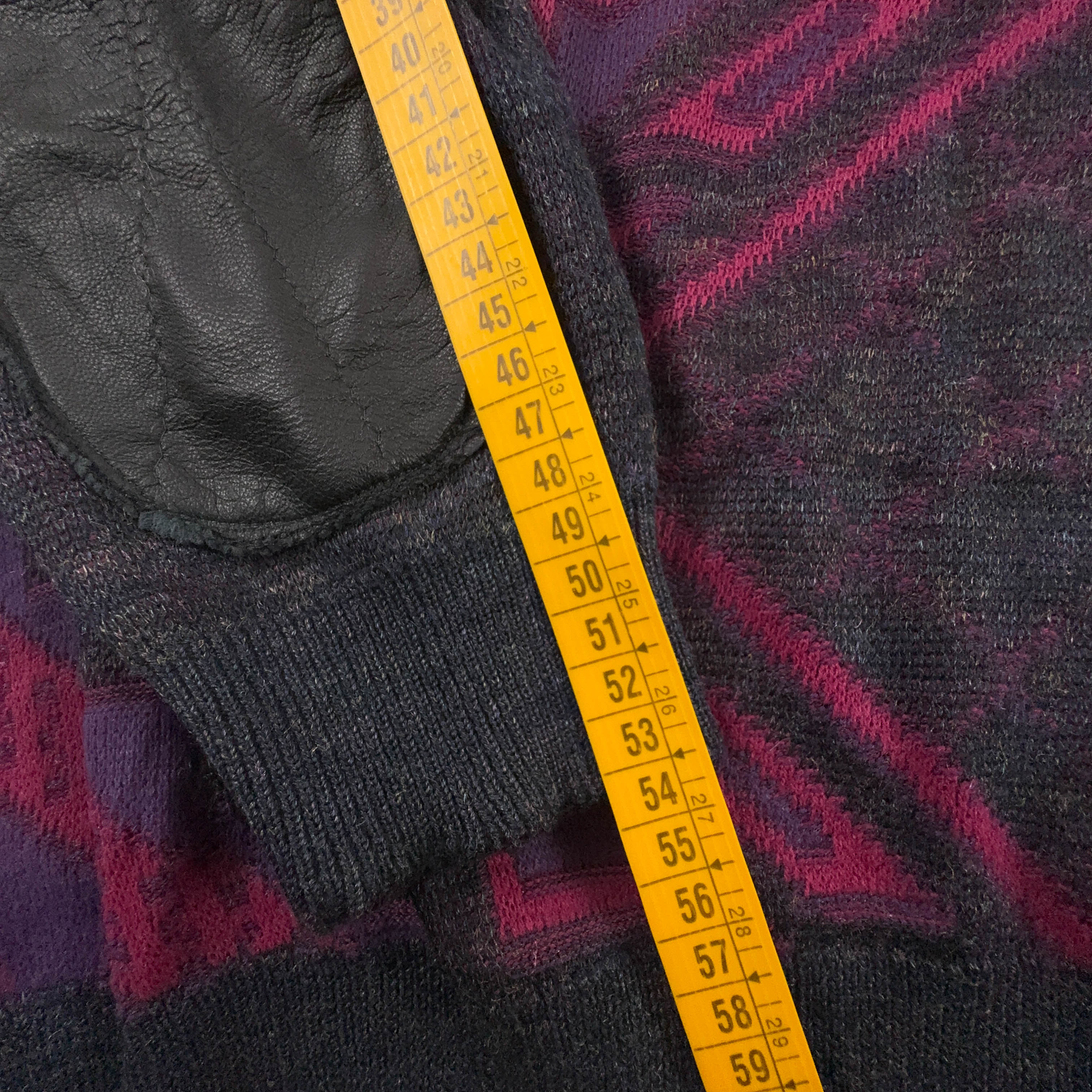 Maglione Vintage blu scuro e viola geometrico 50% lana anni 80 90 - Taglia M/L uomo
