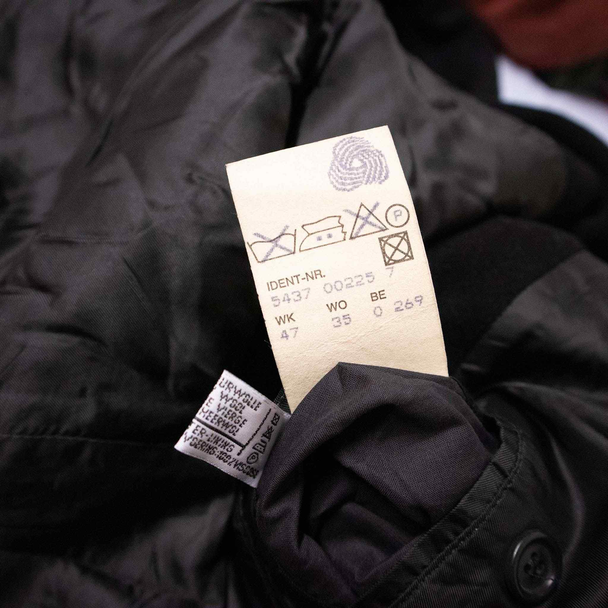 Hugo Boss coat 100% wool - Size L/XL