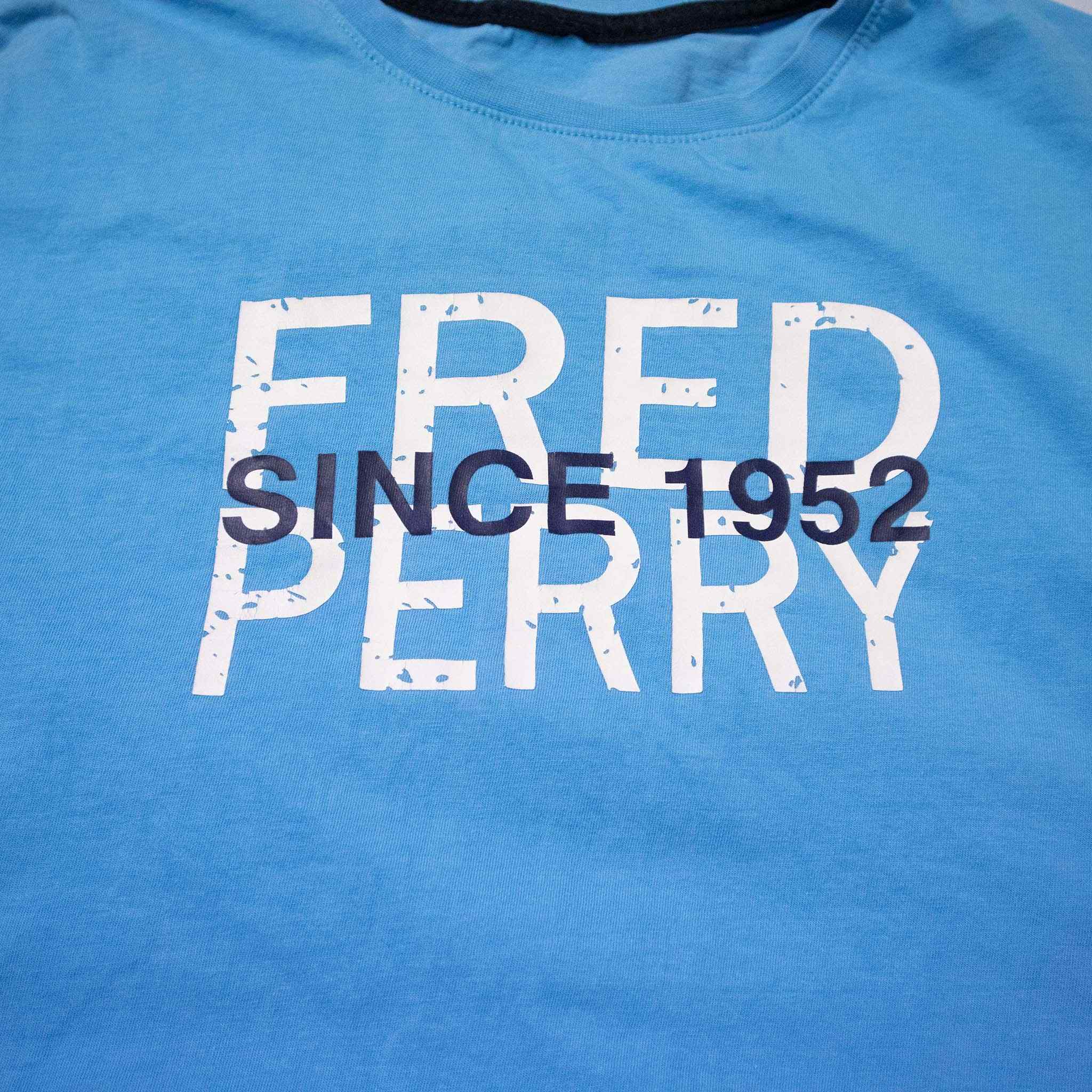 Fred Perry T shirt - Size L