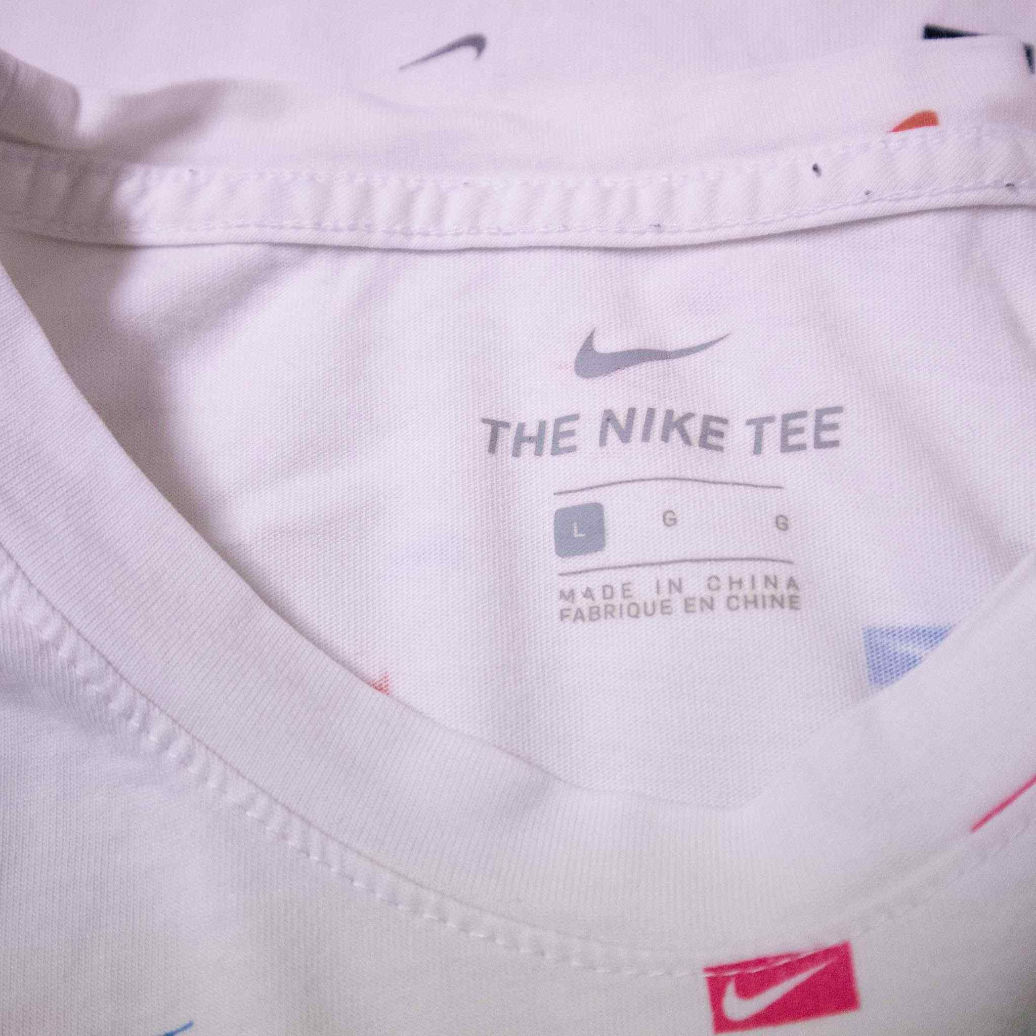 Nike T-Shirt - Size L