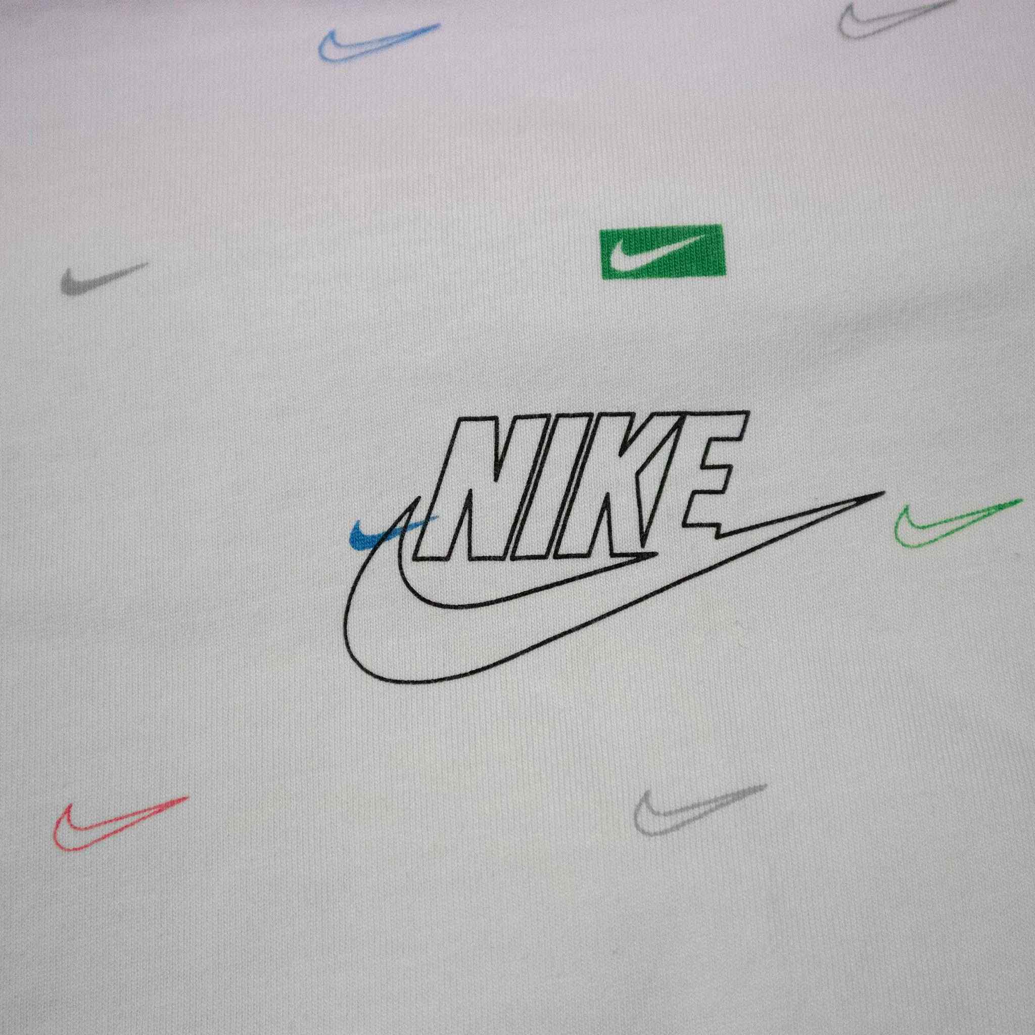 Nike T-Shirt - Size L