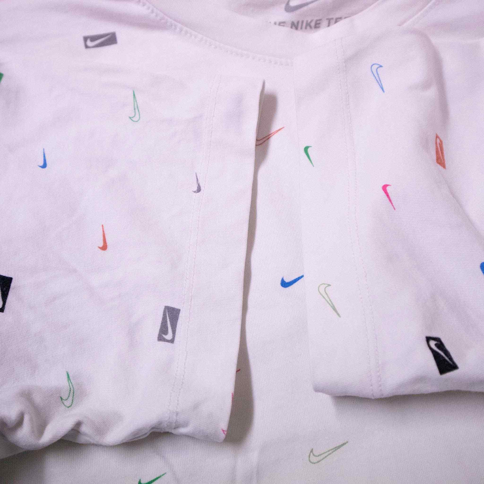 Nike T-Shirt - Size L