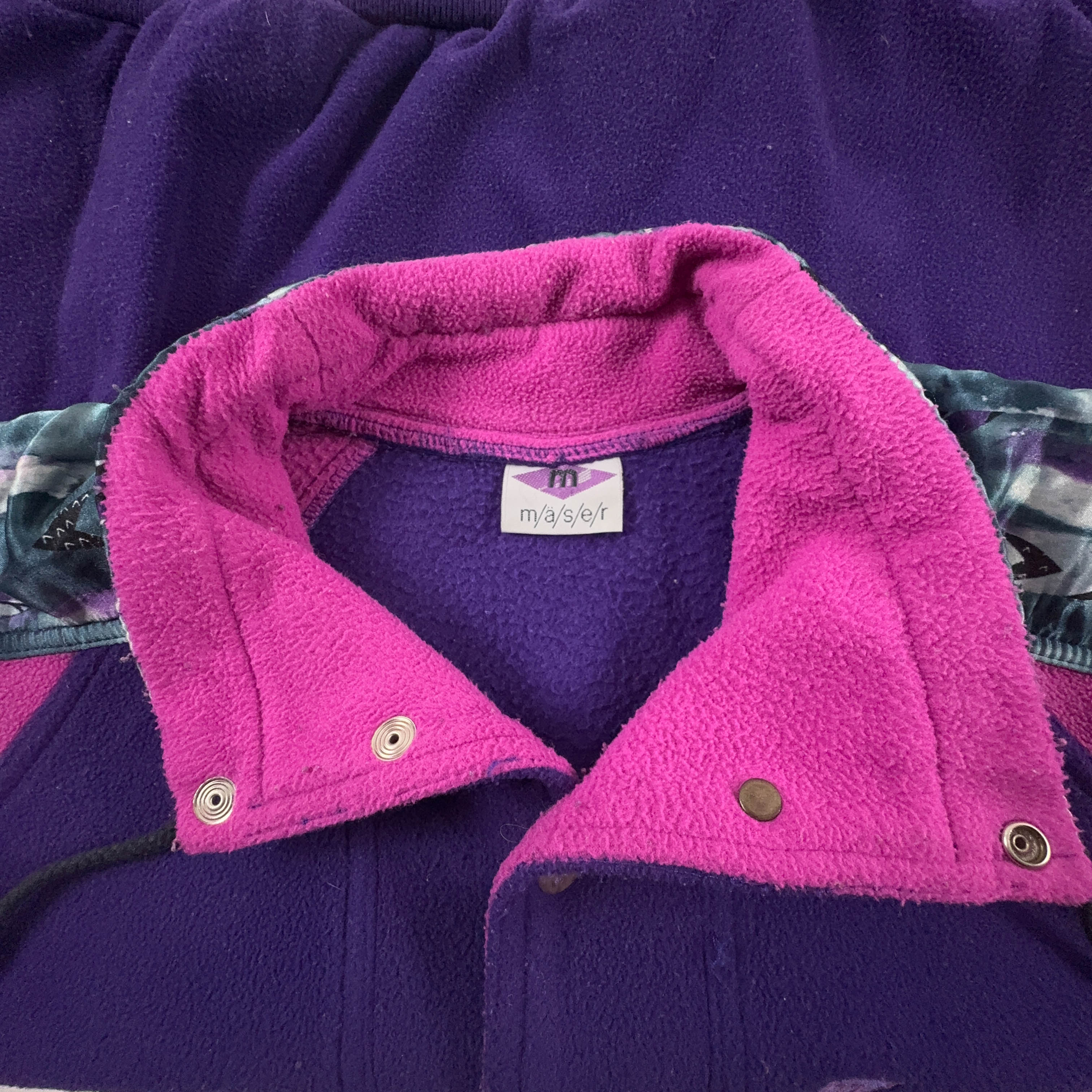 Pile Maser Vintage viola e fucsia astratto con ricamo anni 80 90 - Taglia 48 uomo