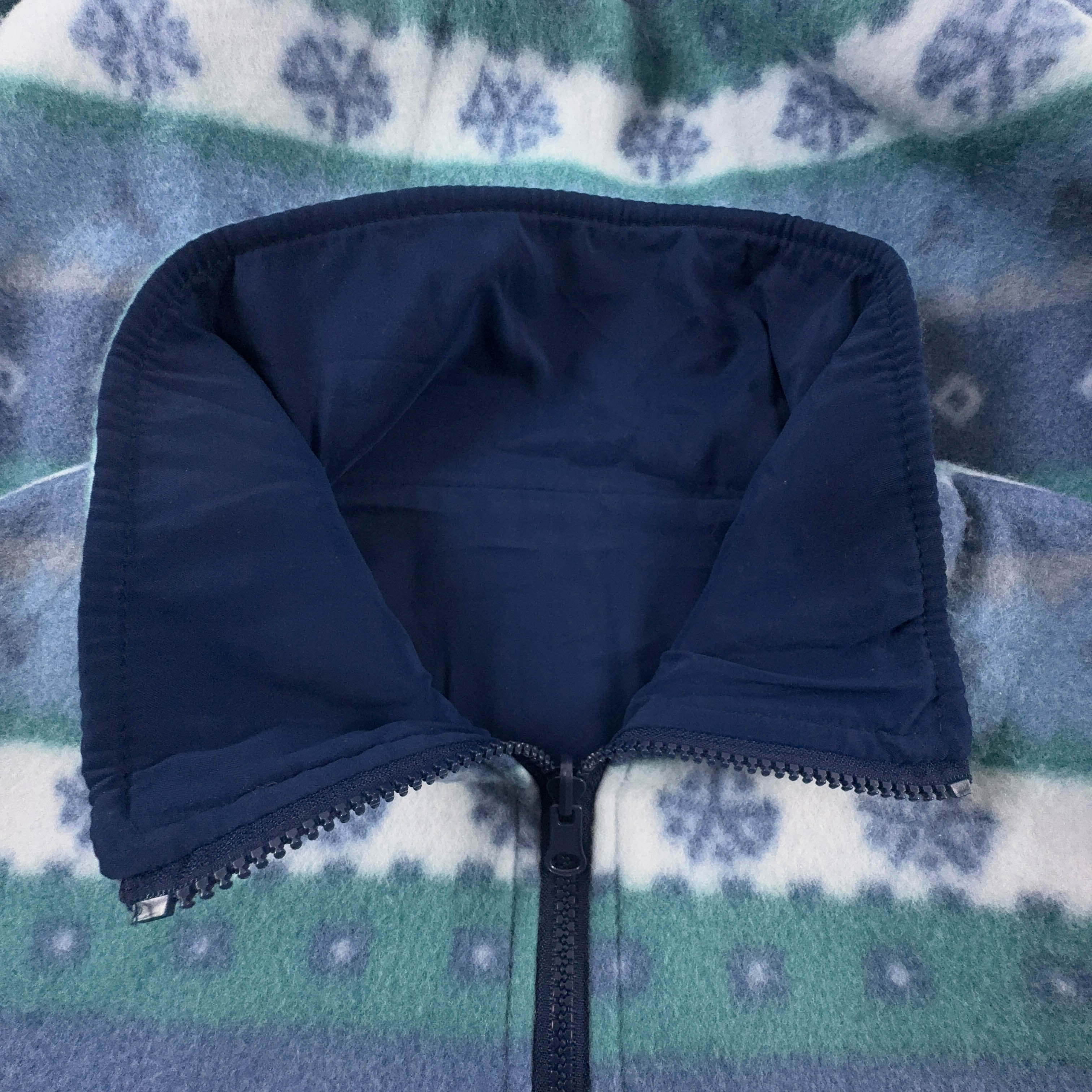 Pile Smanicato Vintage double face azzurro astratto e blu anni 80 90 - Taglia L/XL uomo