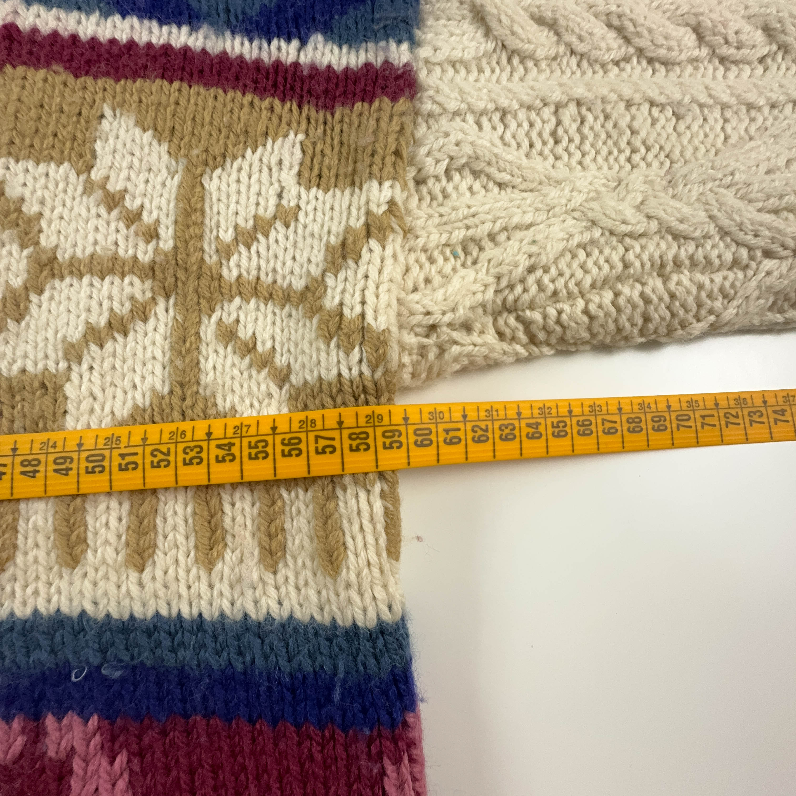 Maglione Vintage Handmade beige blu e rosso con scollo a V - Taglia L uomo