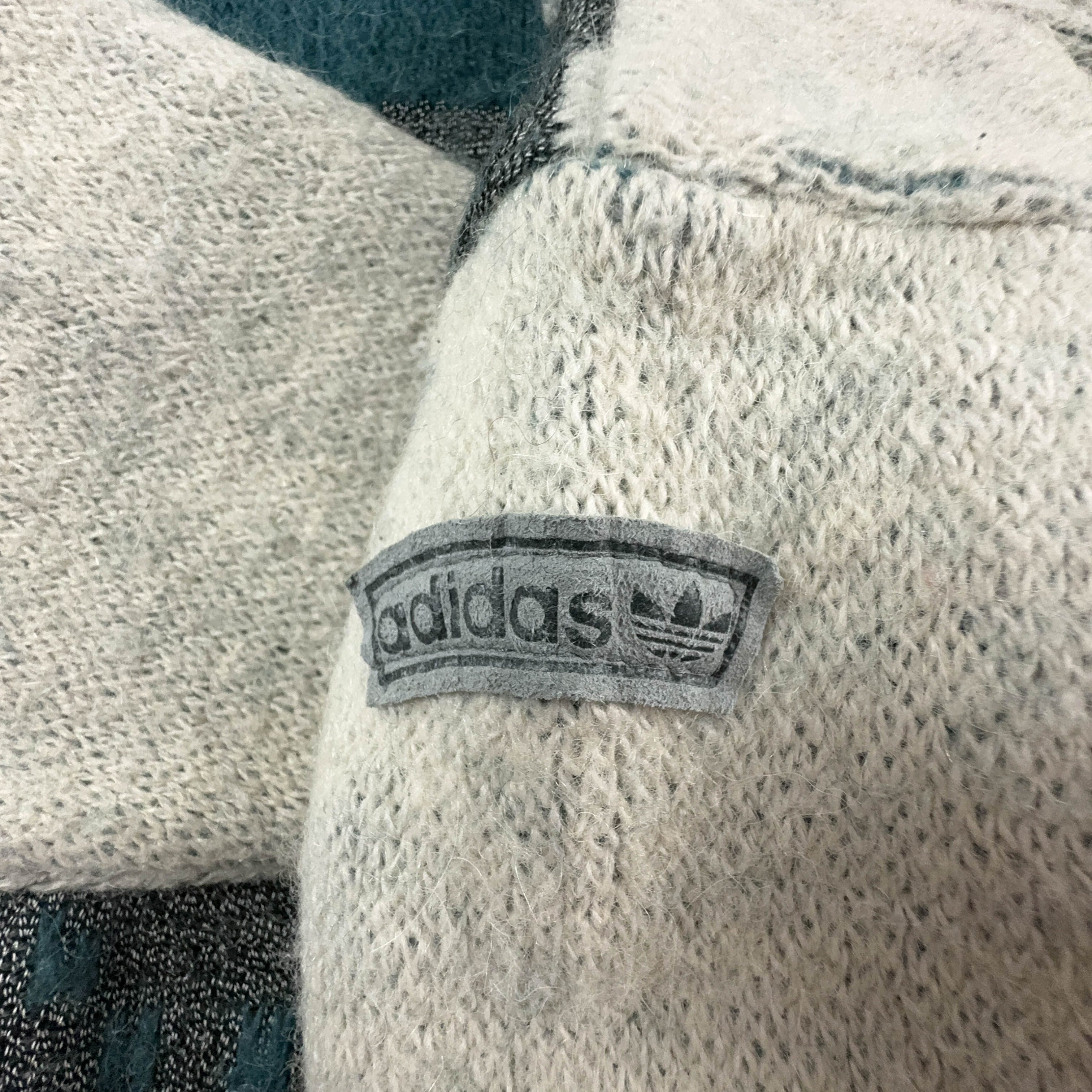 Maglione Adidas Vintage 44% lana beige e verde a girocollo - Taglia S/M donna