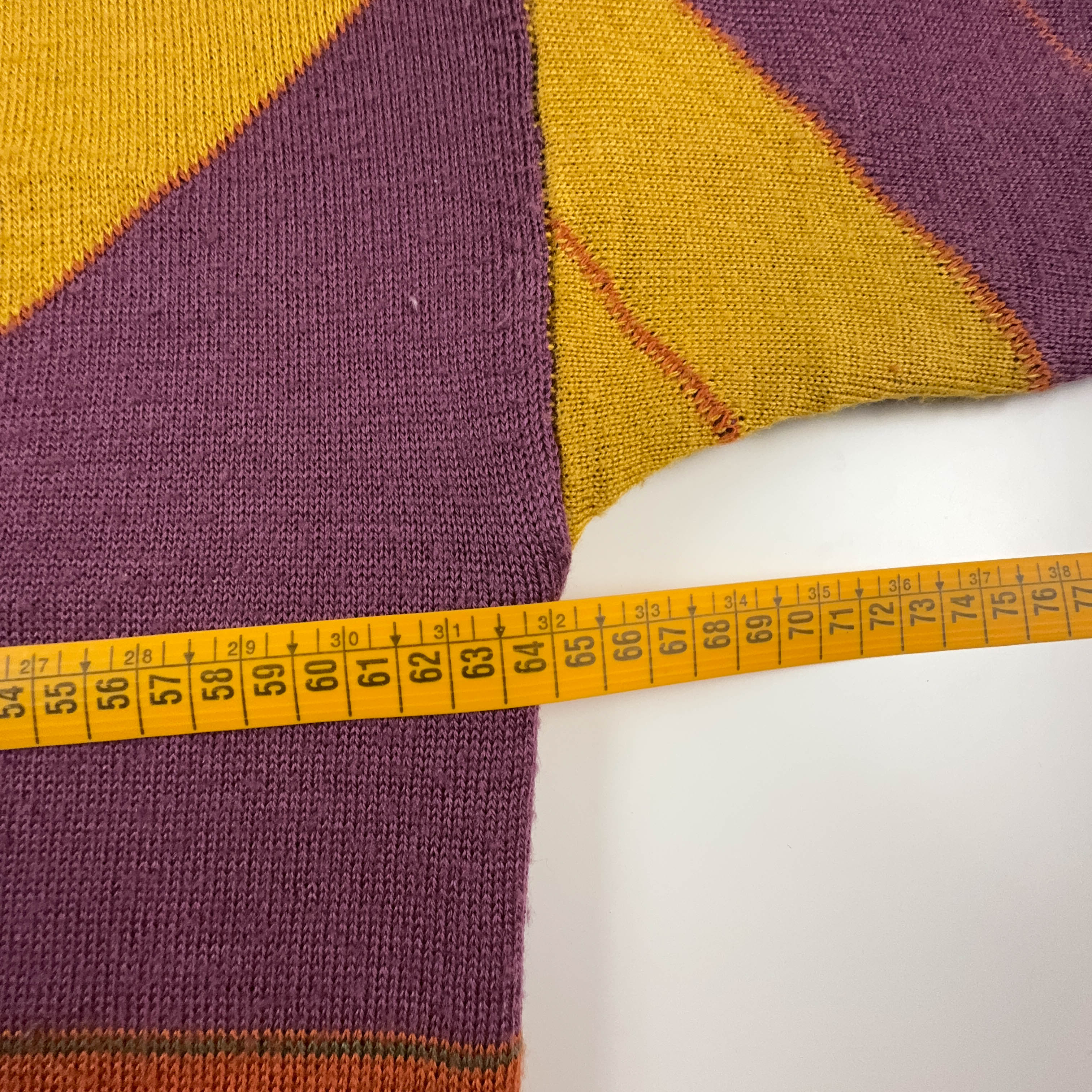 Maglione Vintage 15% lana a girocollo giallo e viola a fantasia - Taglia 52 54 L uomo