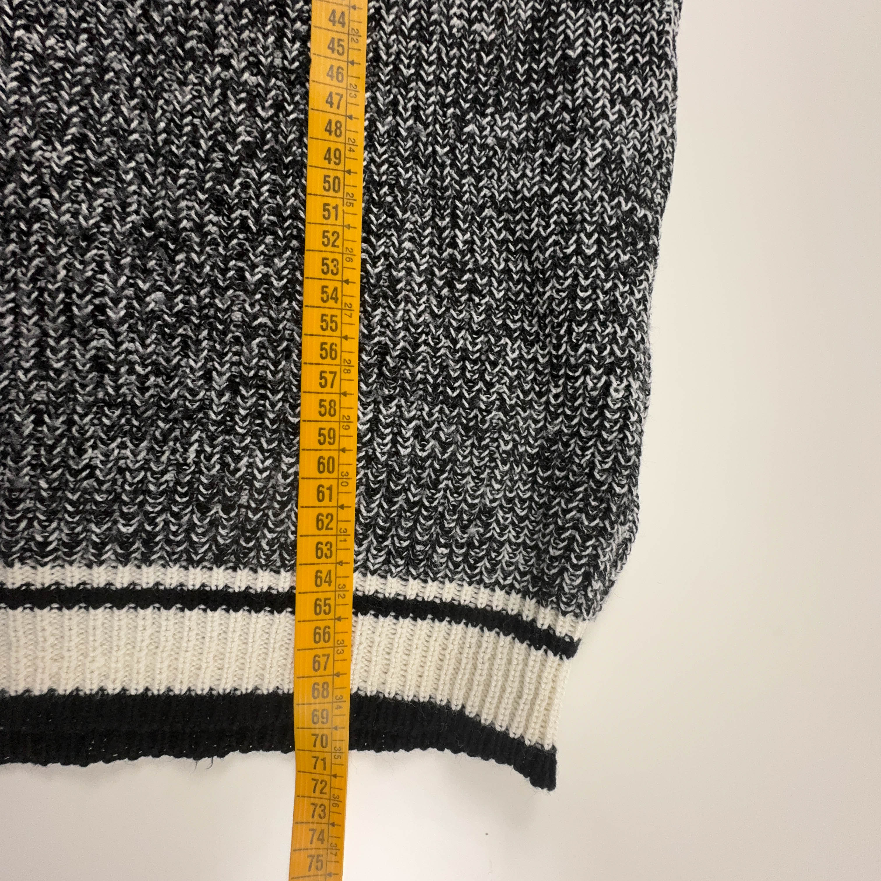 Maglione Hugo Boss Vintage bianco e nero a giracollo con ricamo - Taglia L uomo