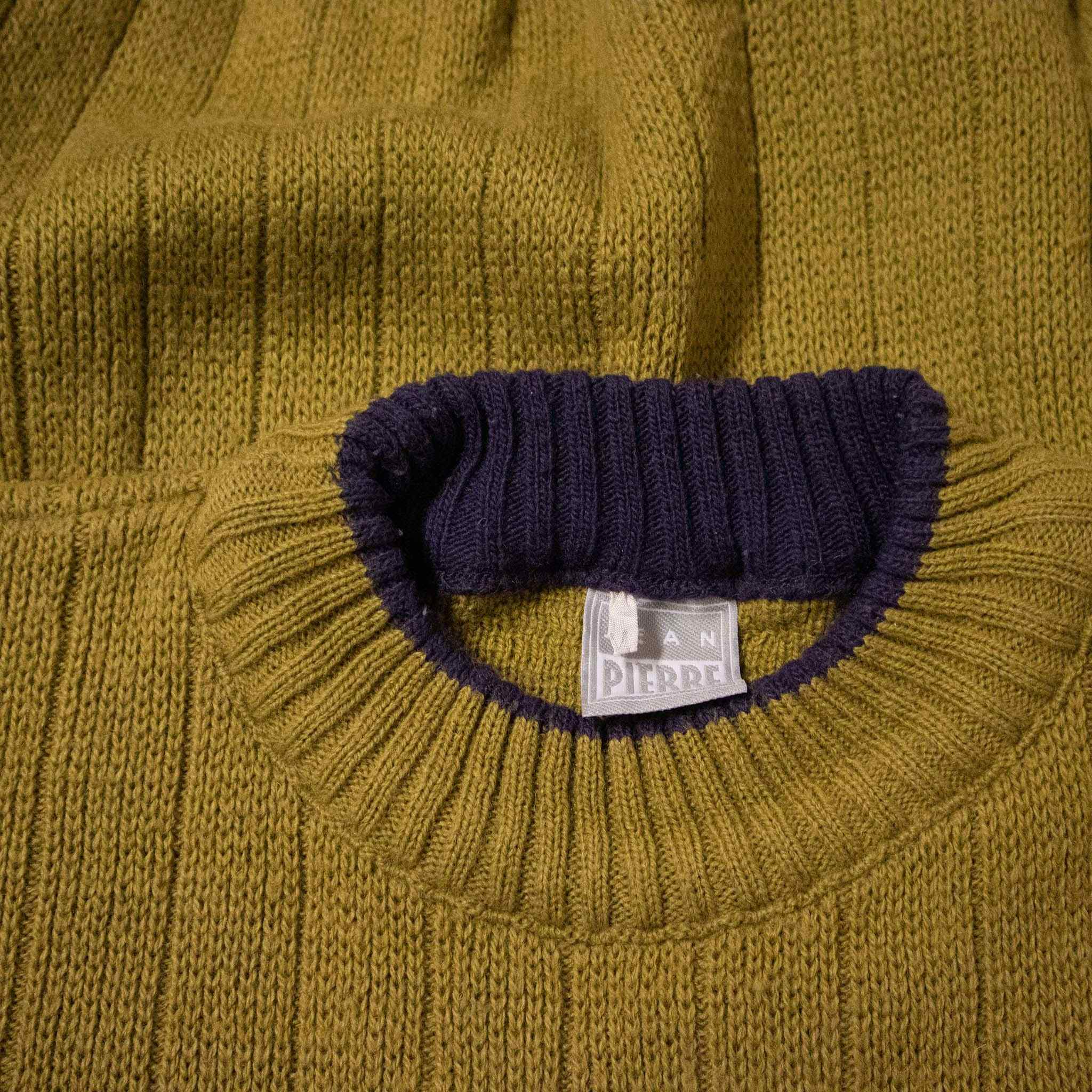 Vintage Sweater - Size M