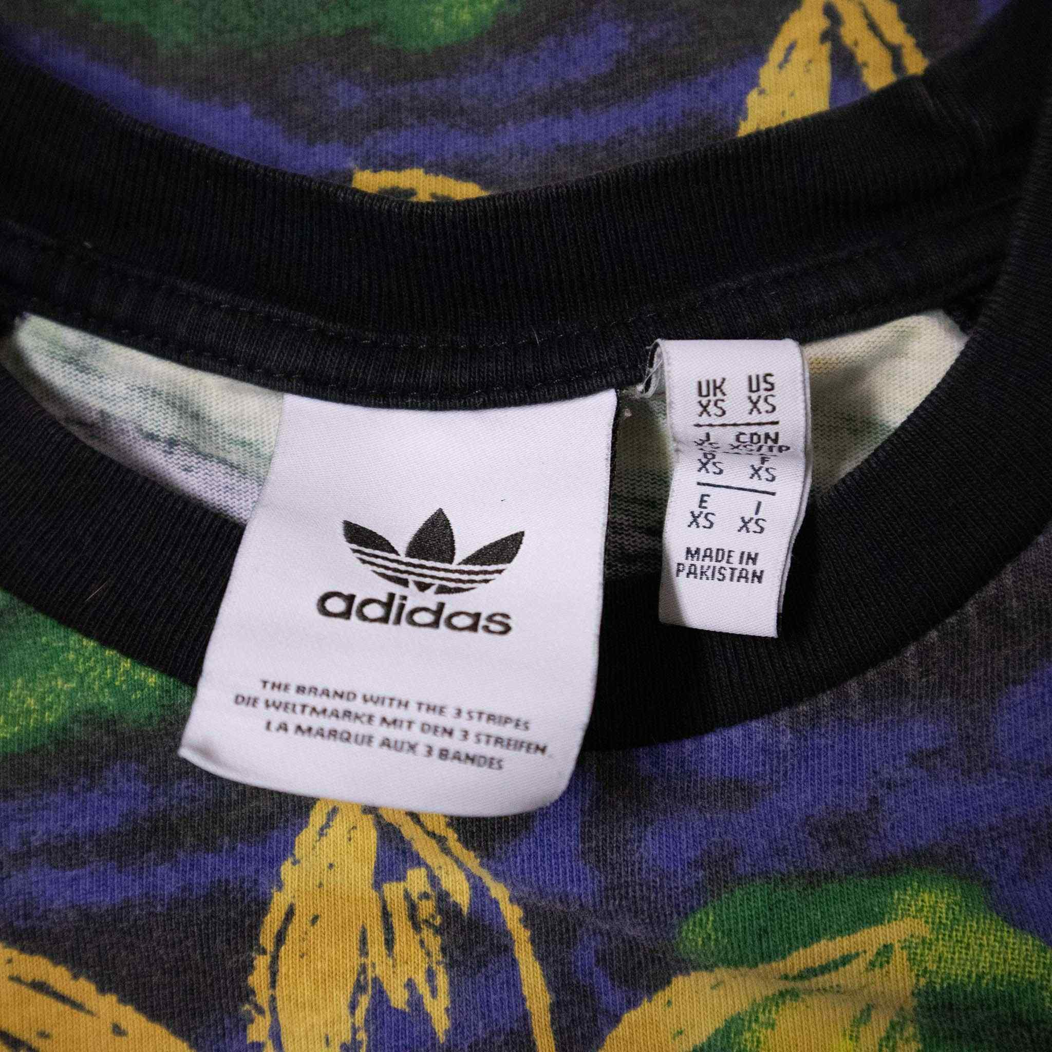 Adidas T shirt - Size XS