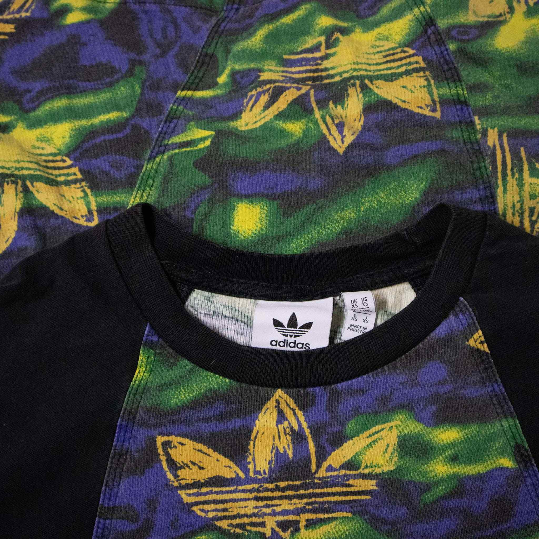 Adidas T shirt - Size XS