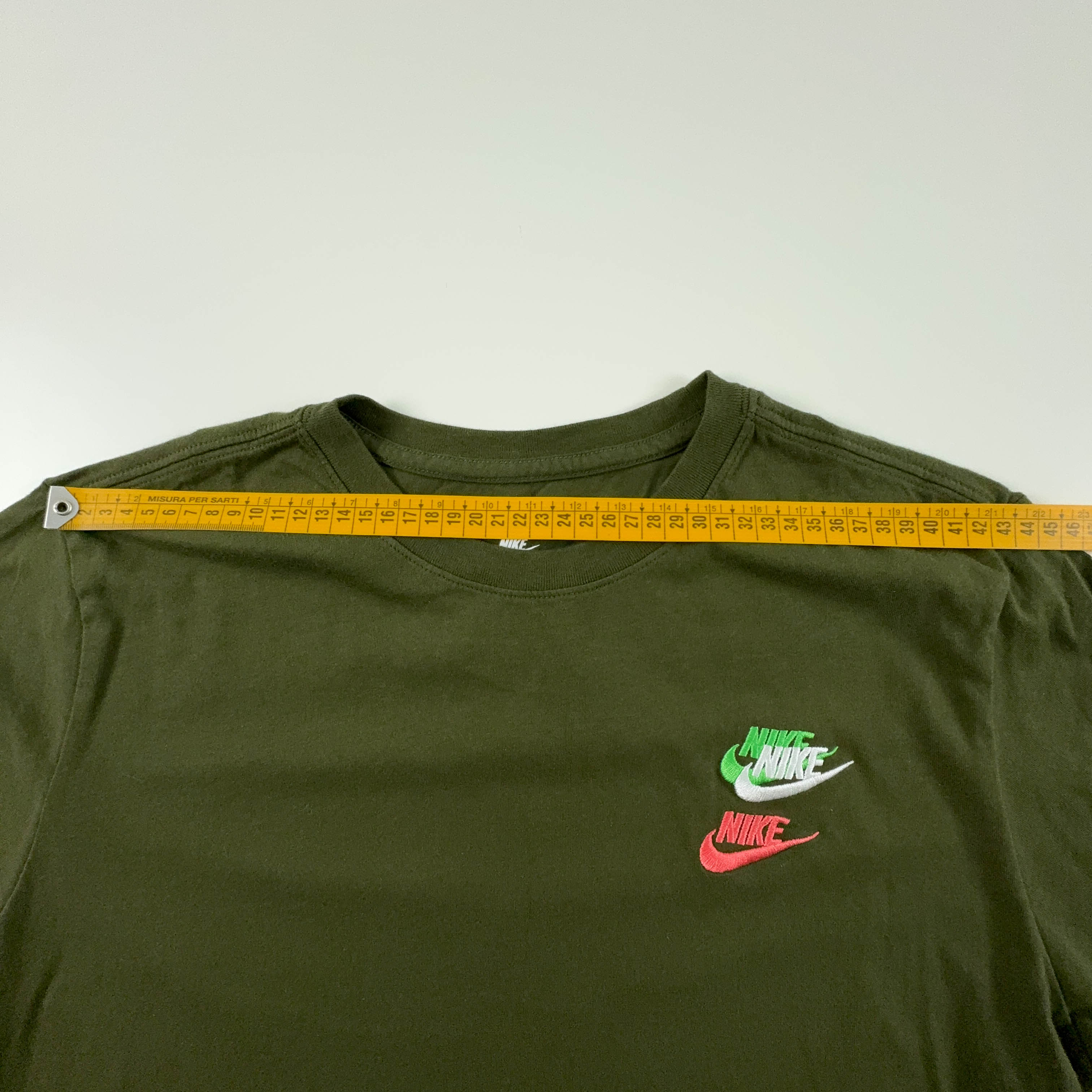 Forest Green Nike Crew Neck T-Shirt with Embroidered Logos - Men's Size M/L