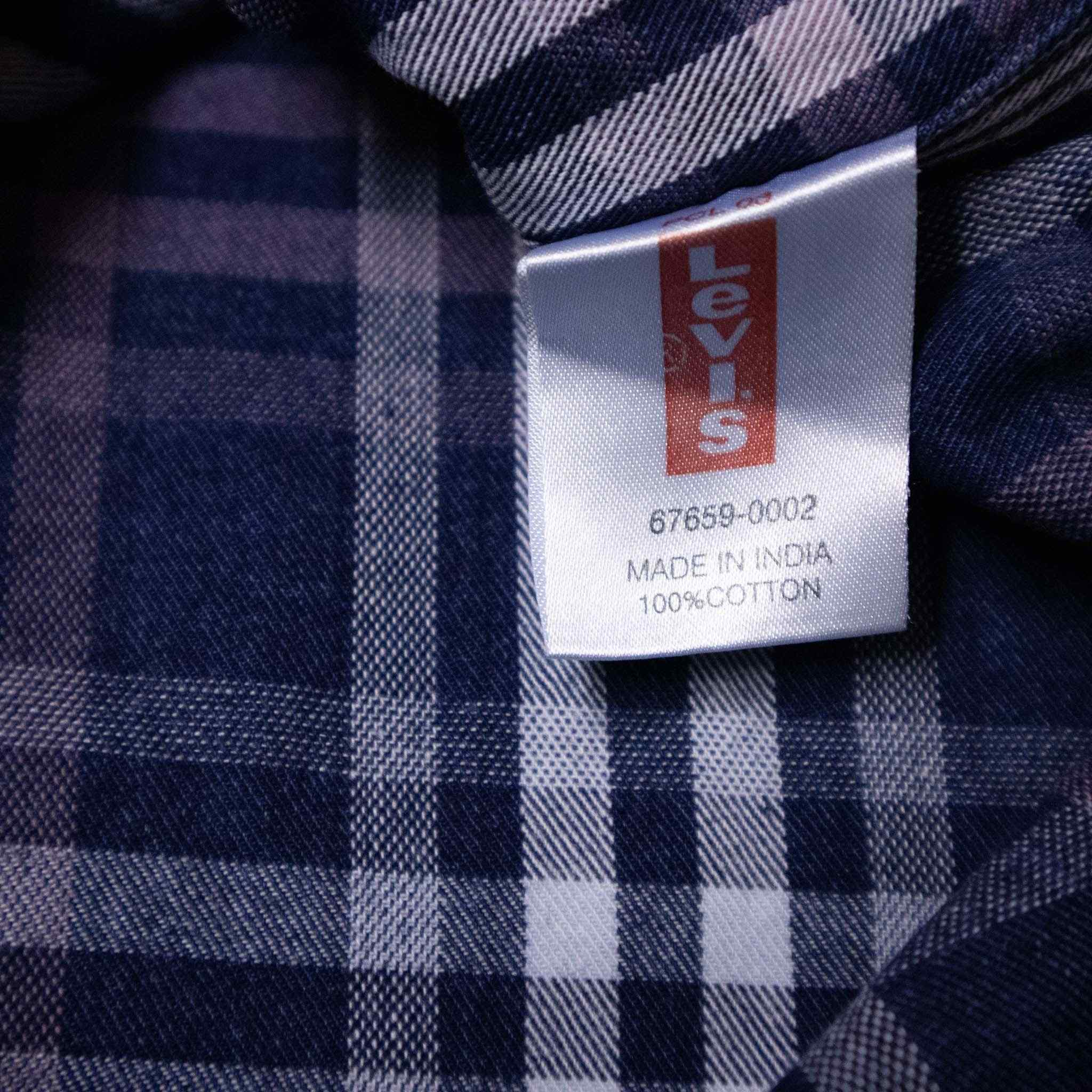 Levi's Shirt - Size M