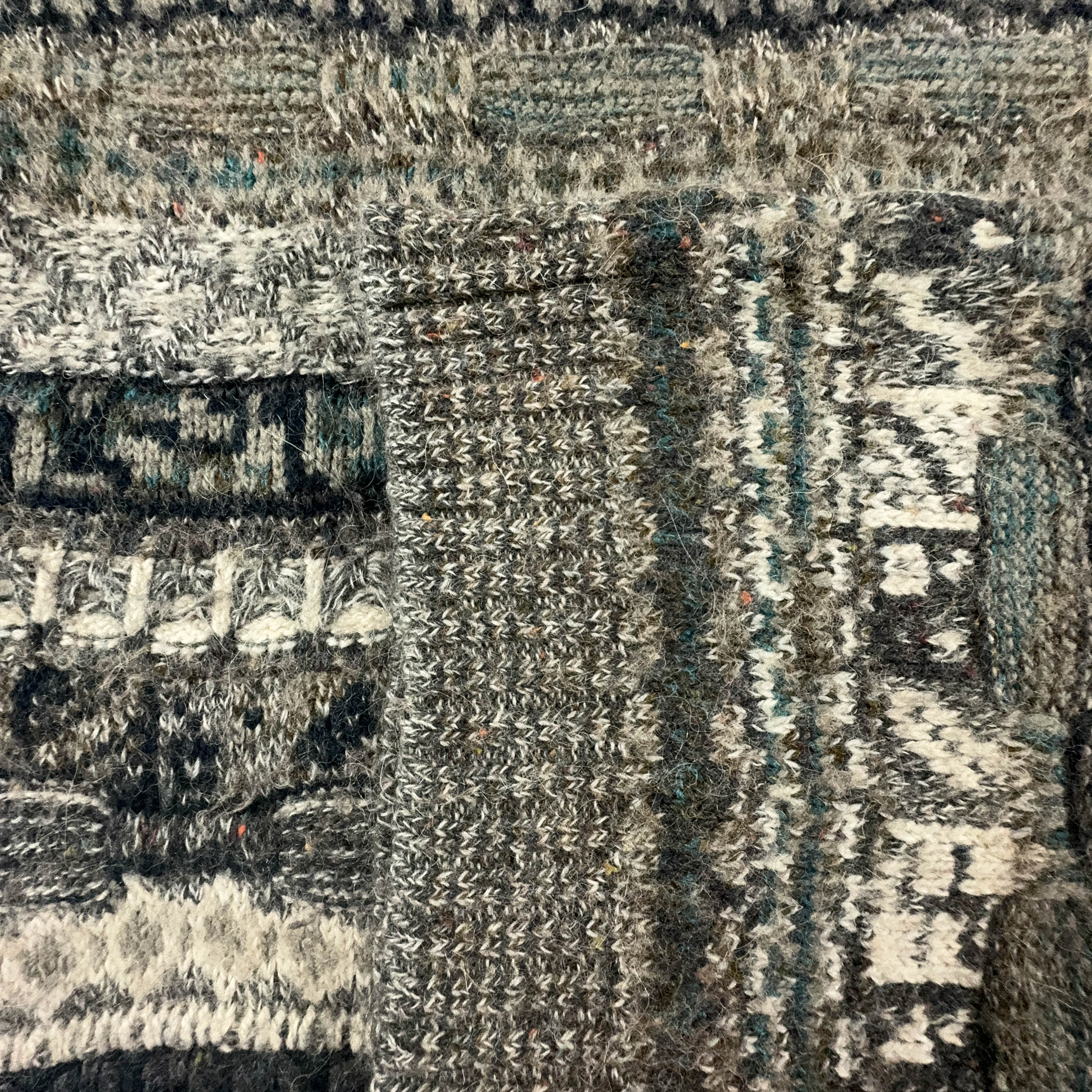 Vintage 55% wool Made in Italy sweater, grey with patterned stripes - Size L/XL men