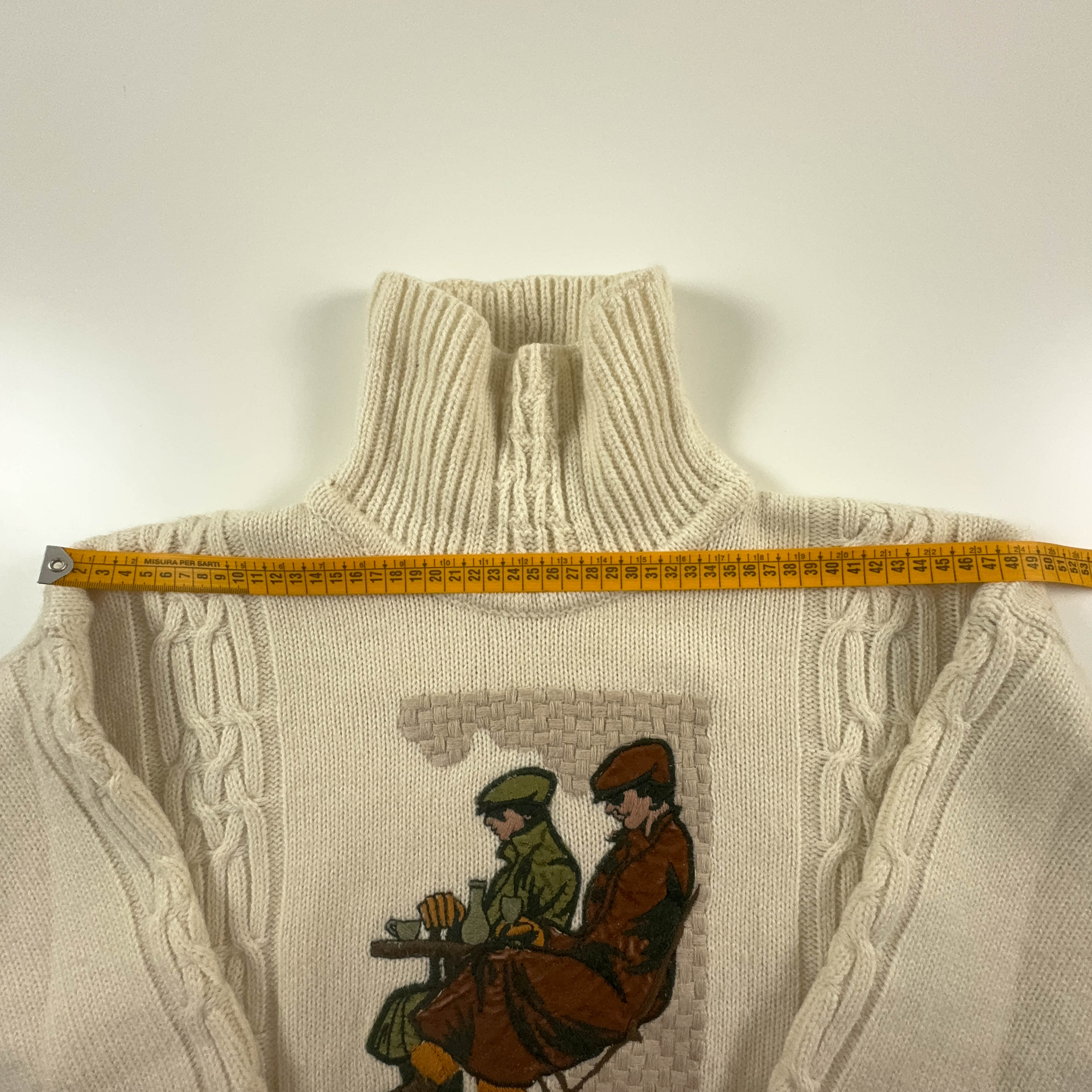 Vintage 50% wool cream turtleneck sweater with embroidery - Size M men