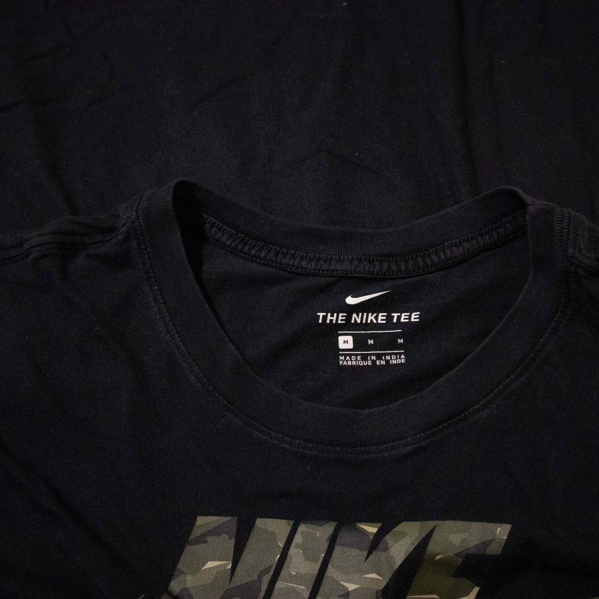 Nike T-Shirt - Size M