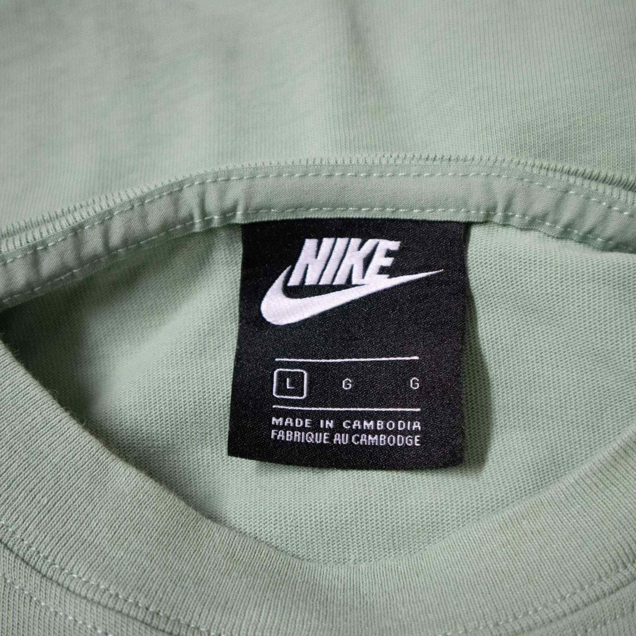 Nike Top - Size L