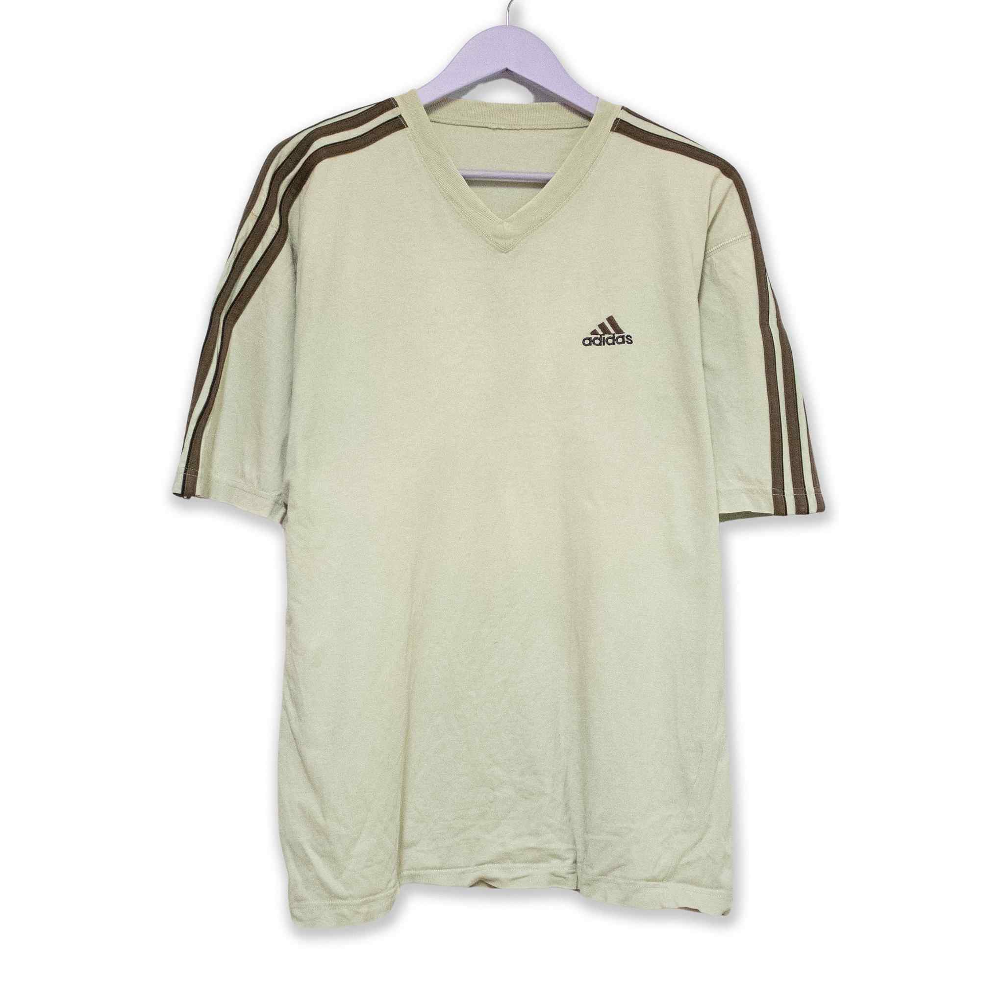 Adidas Vintage T shirt - Size L/XL