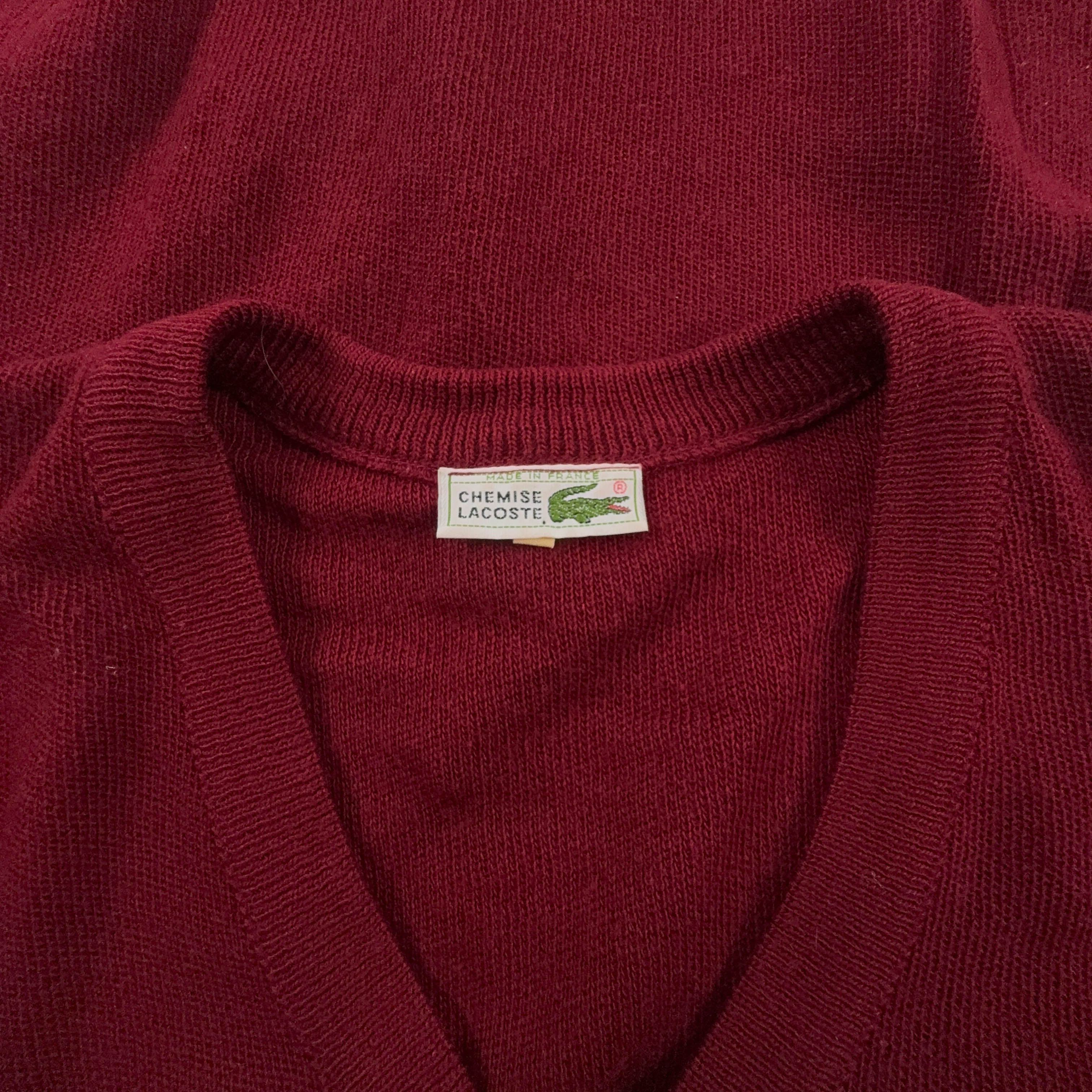Gilet Lacoste rosso scollo a V logo ricamato 51% lana - Taglia 4 uomo