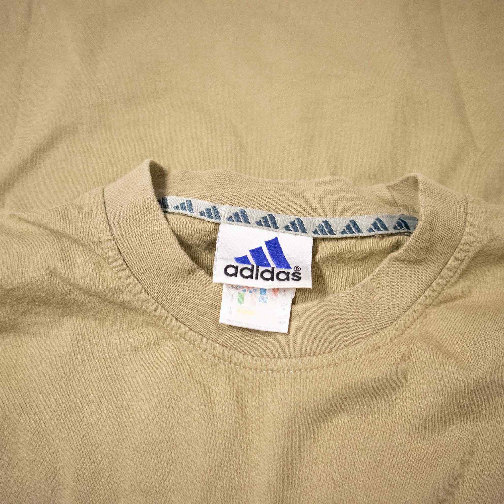 Adidas Vintage T shirt - Size M/L