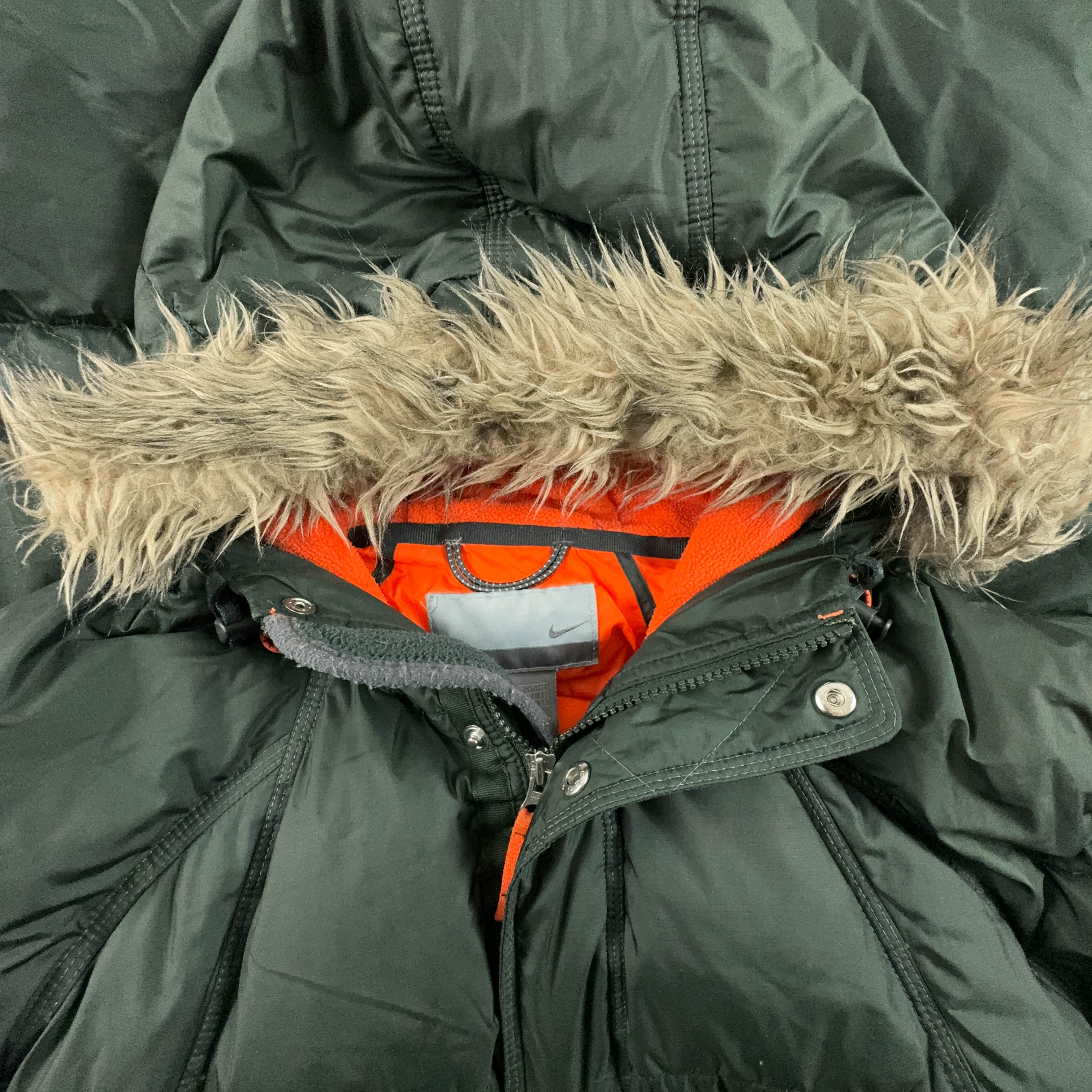 Giubbotto Nike Vintage anni 00 verde con dettagli arancioni e cappuccio - Taglia XL 188 uomo