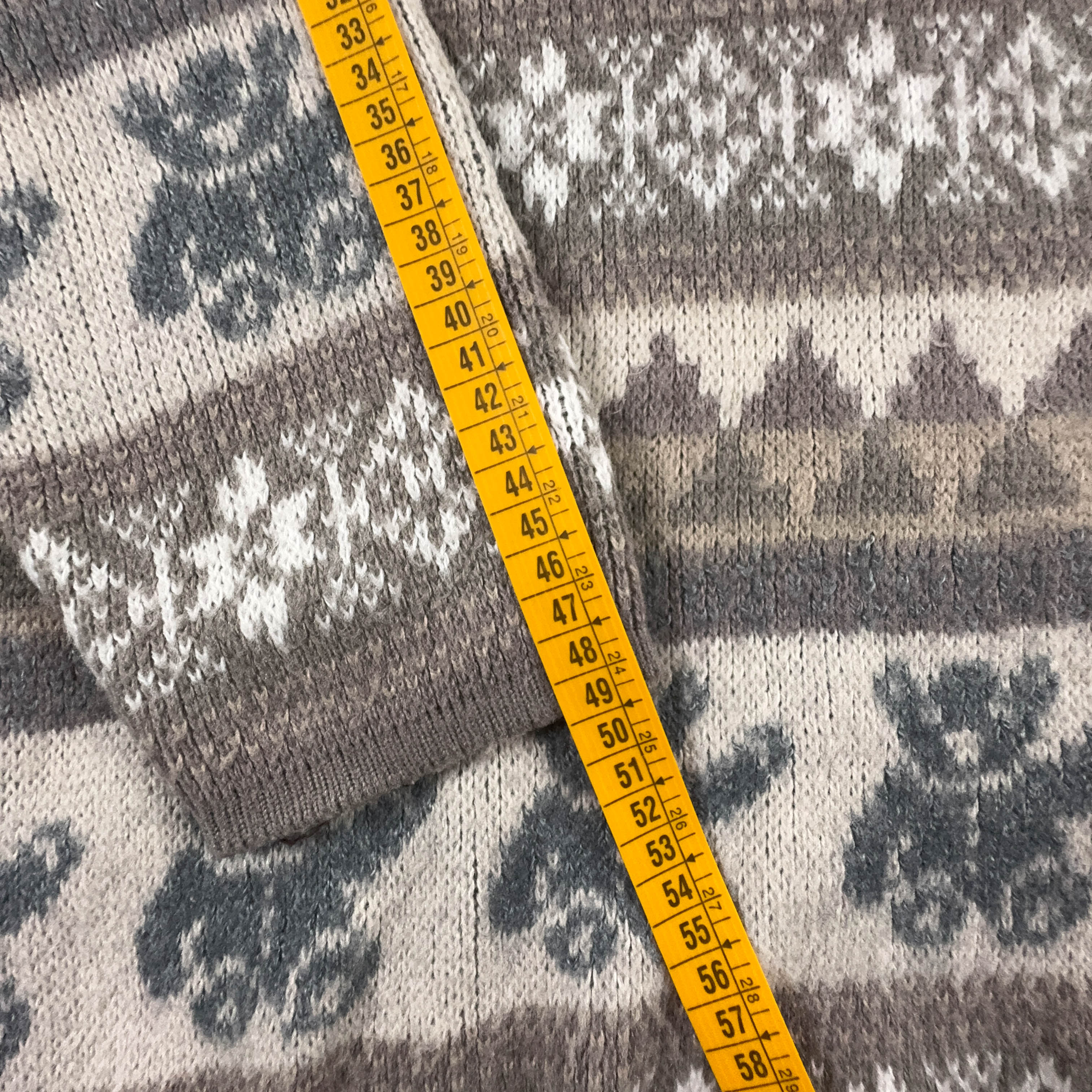 Vintage 30% wool beige patterned sweater Made in Italy - Size L/XL men