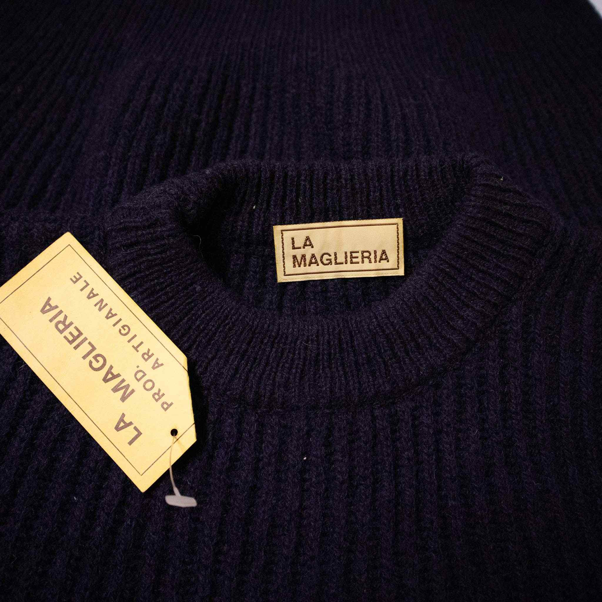 Vintage 100% wool sweater - Size L