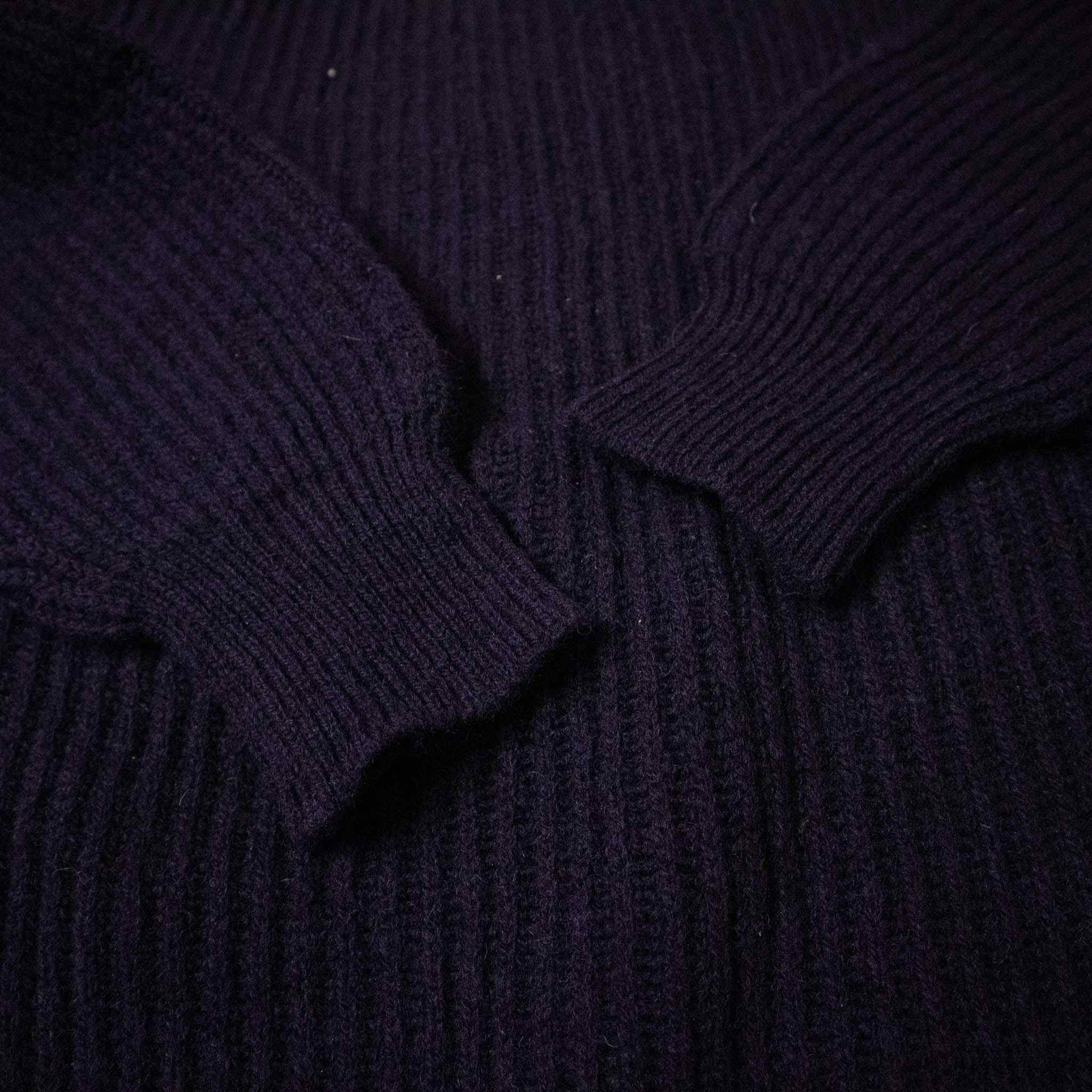 Vintage 100% wool sweater - Size L